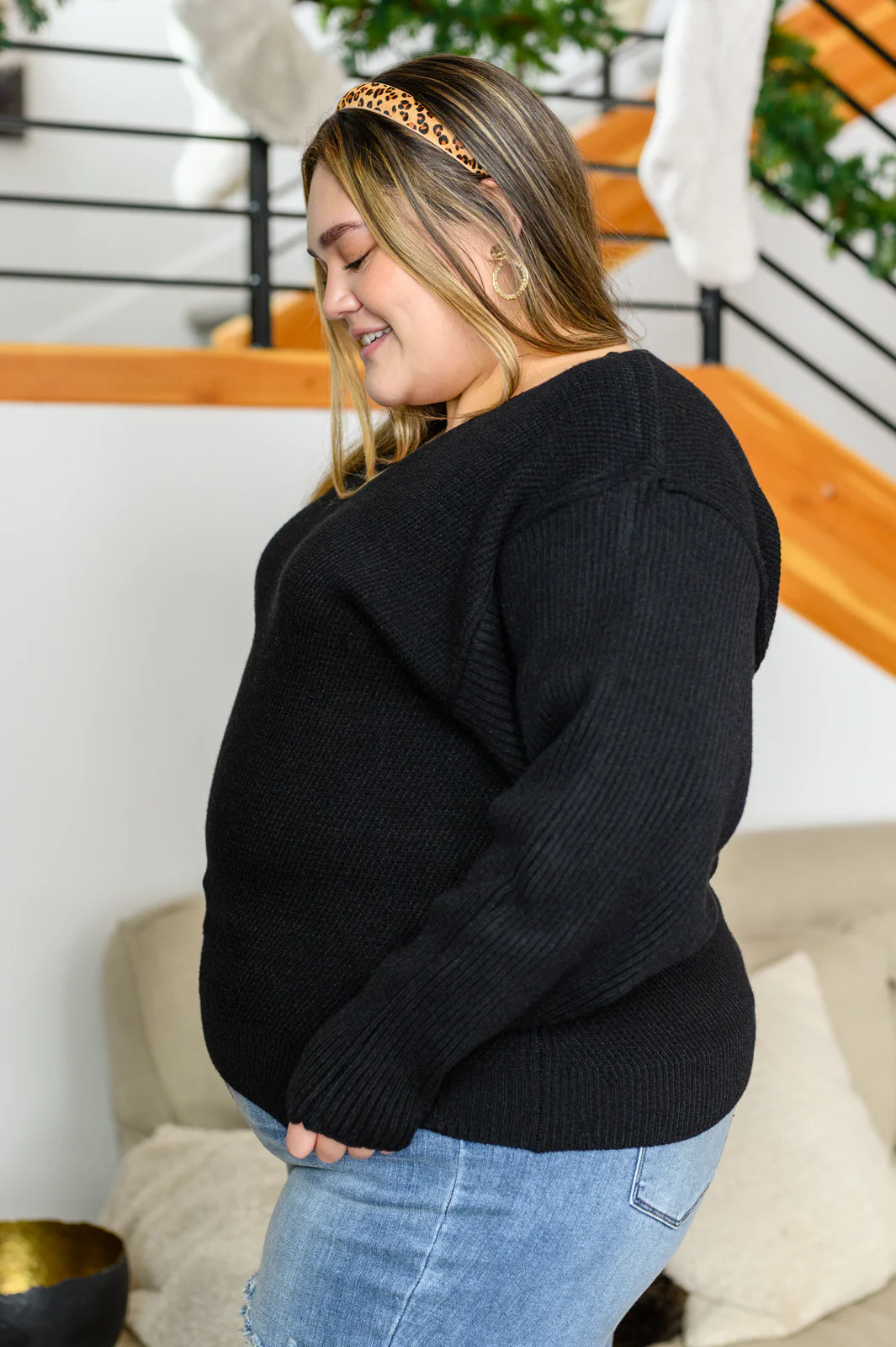 Always Around V-Neck Sweater in Black - 1/3/2023 - Image 7