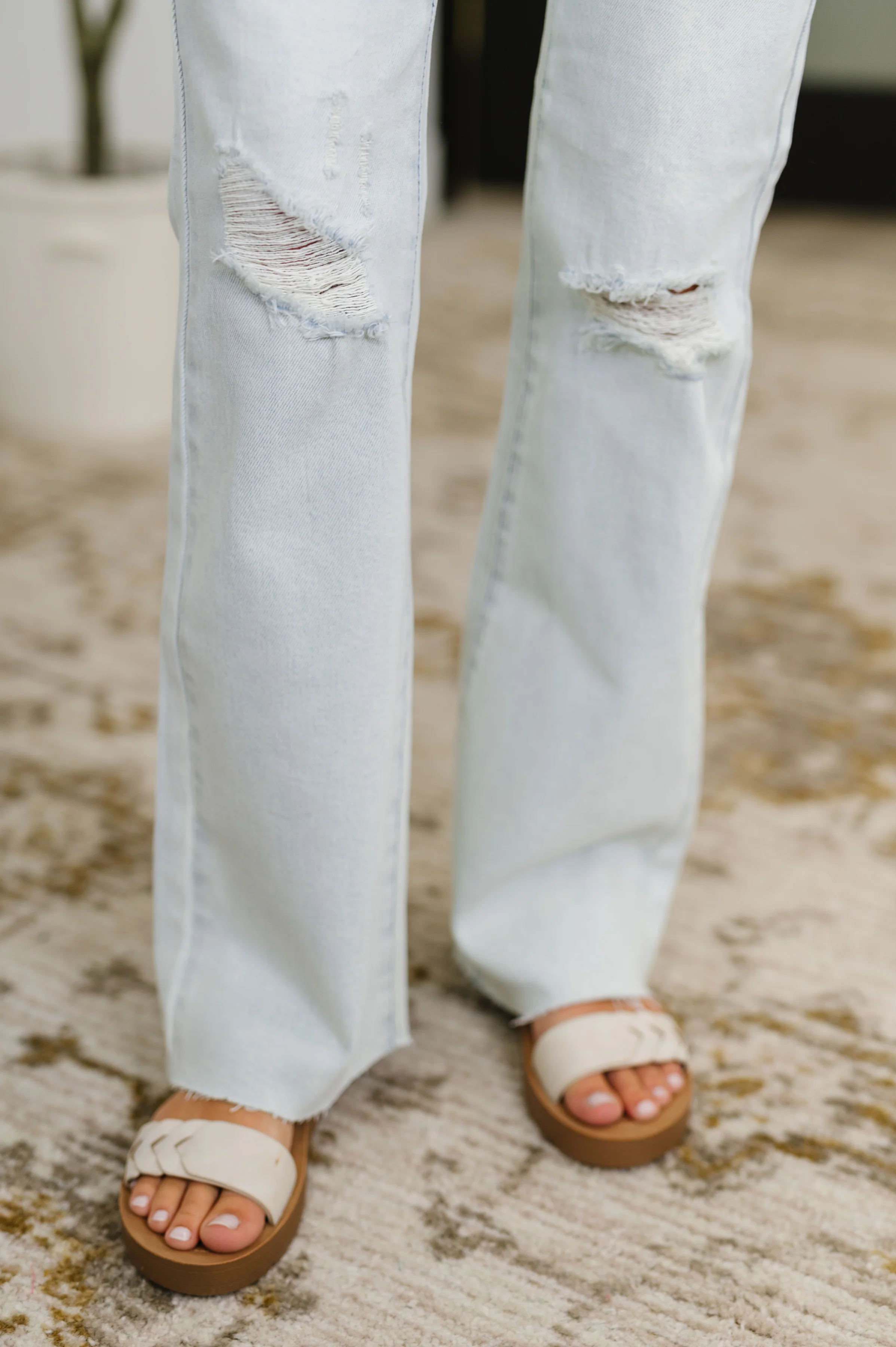 Alyse Mid Rise Destroy & Fray Hem Bootcut - 6/25/2025 - Image 4