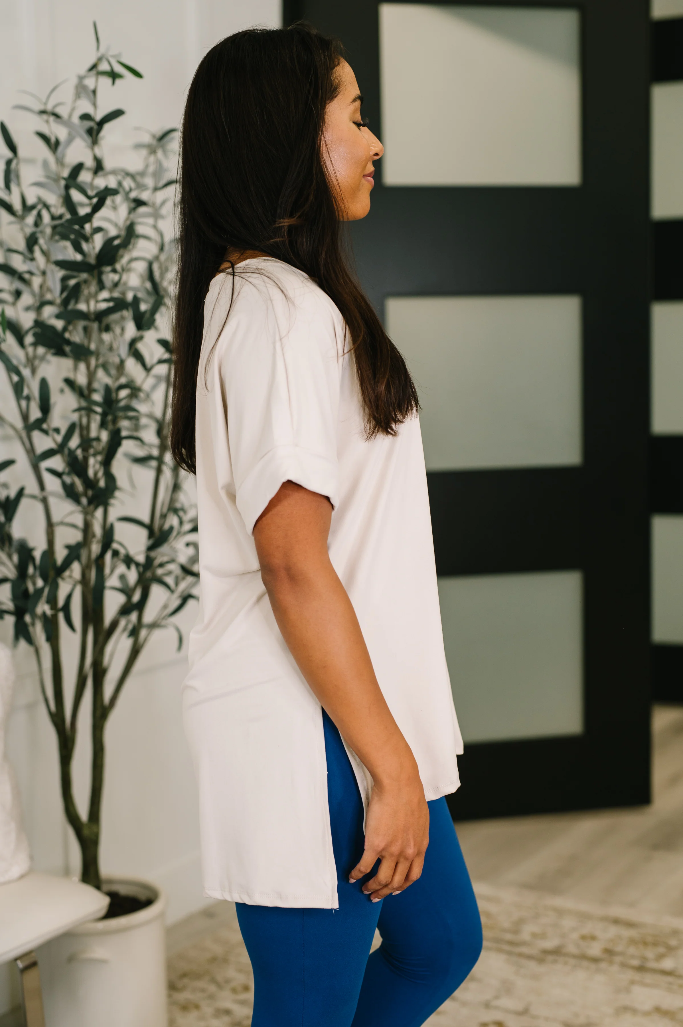 Basic Layering Relaxed V-Neck Tee - 12/31/2025 - Image 3