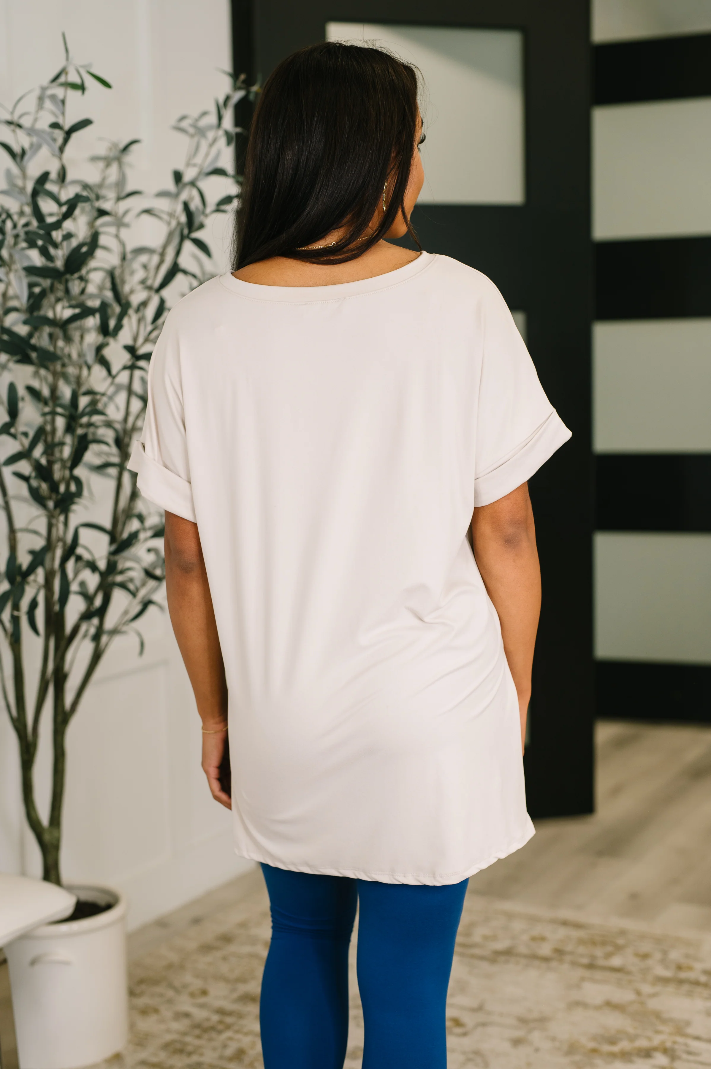 Basic Layering Relaxed V-Neck Tee - 12/31/2025 - Image 4