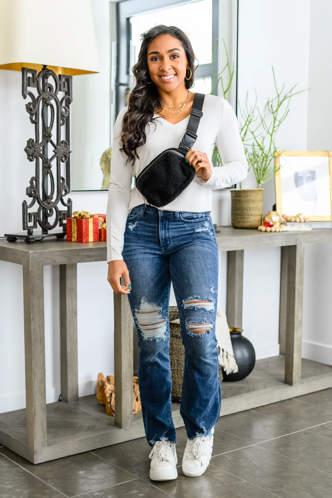 Basics Are Best Long Sleeve V-Neck Top in Bone - 1/3/2023 - Image 11