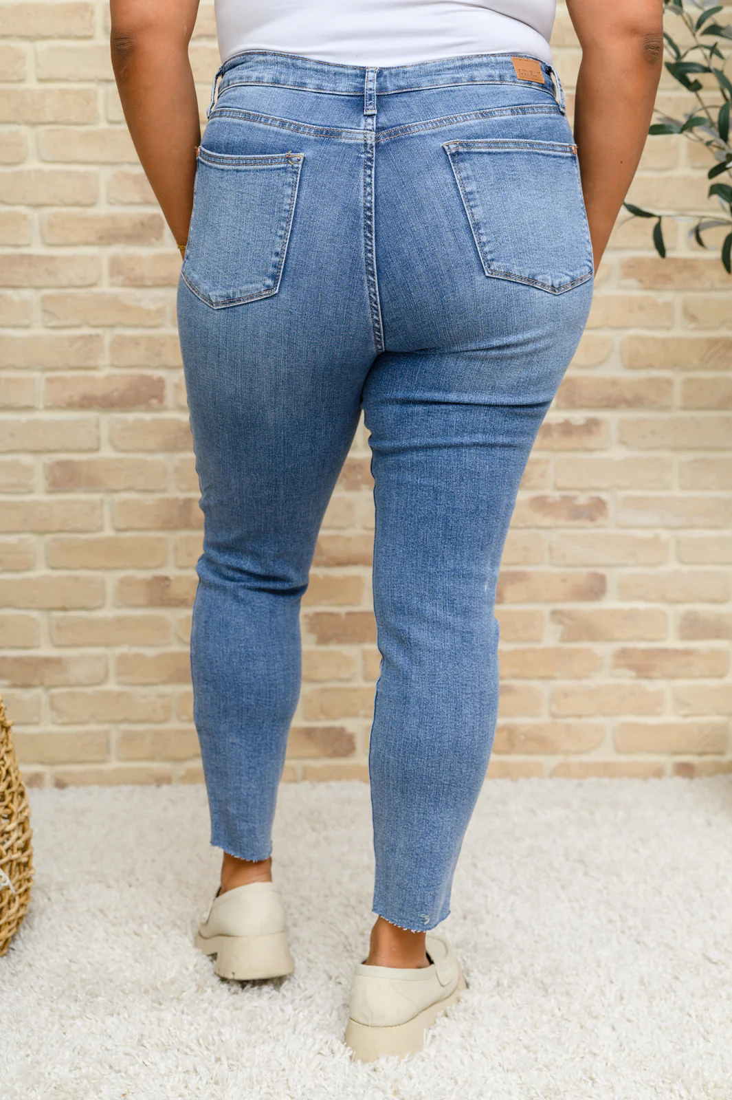 Becca Hi-Waisted Embroidered Pocket Relaxed Jeans - 7/19/2022 - Image 22