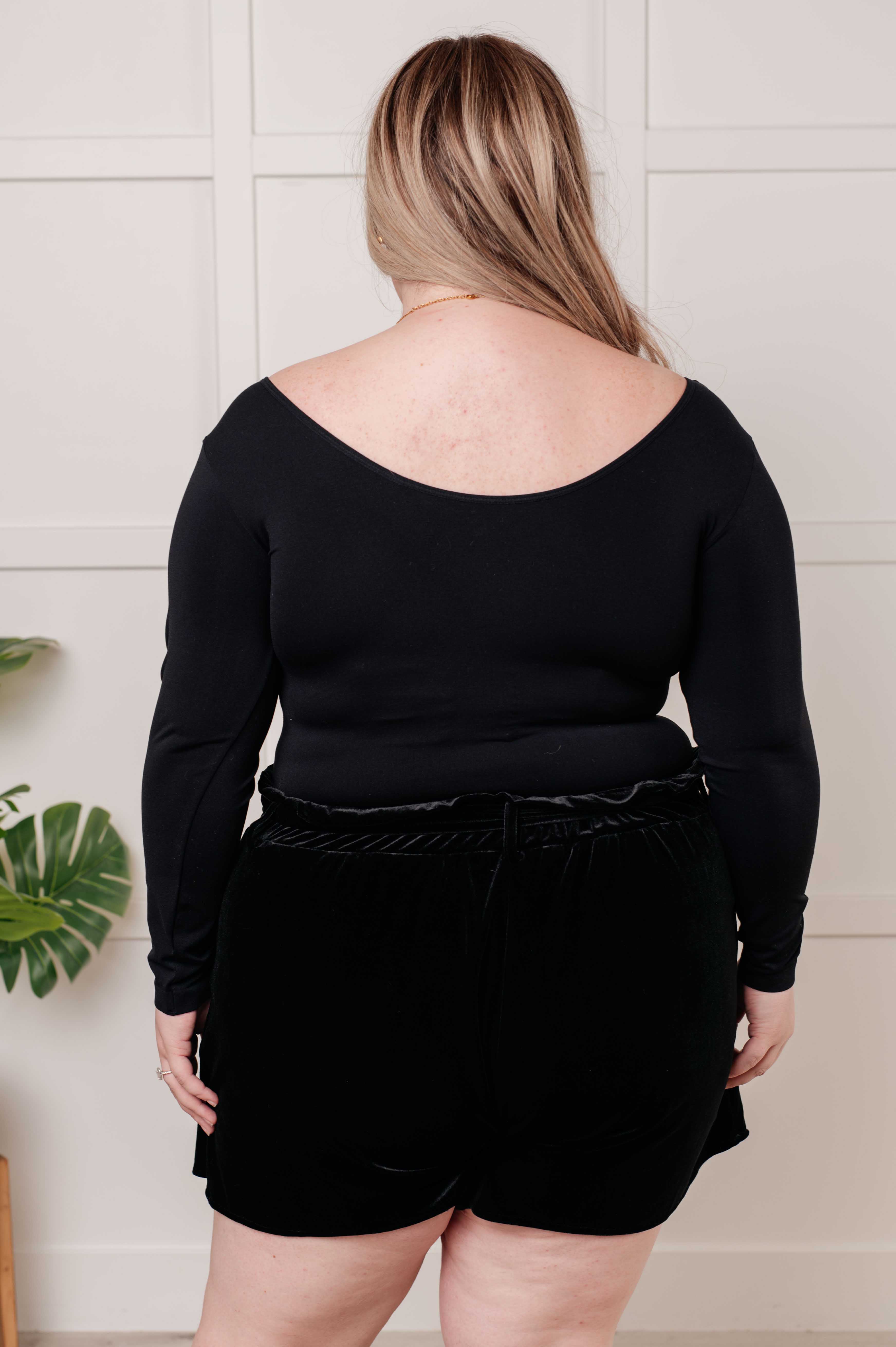 Bring in the Basics Seamless Reversible V-Neck Black - 11/6/2024 - Image 7