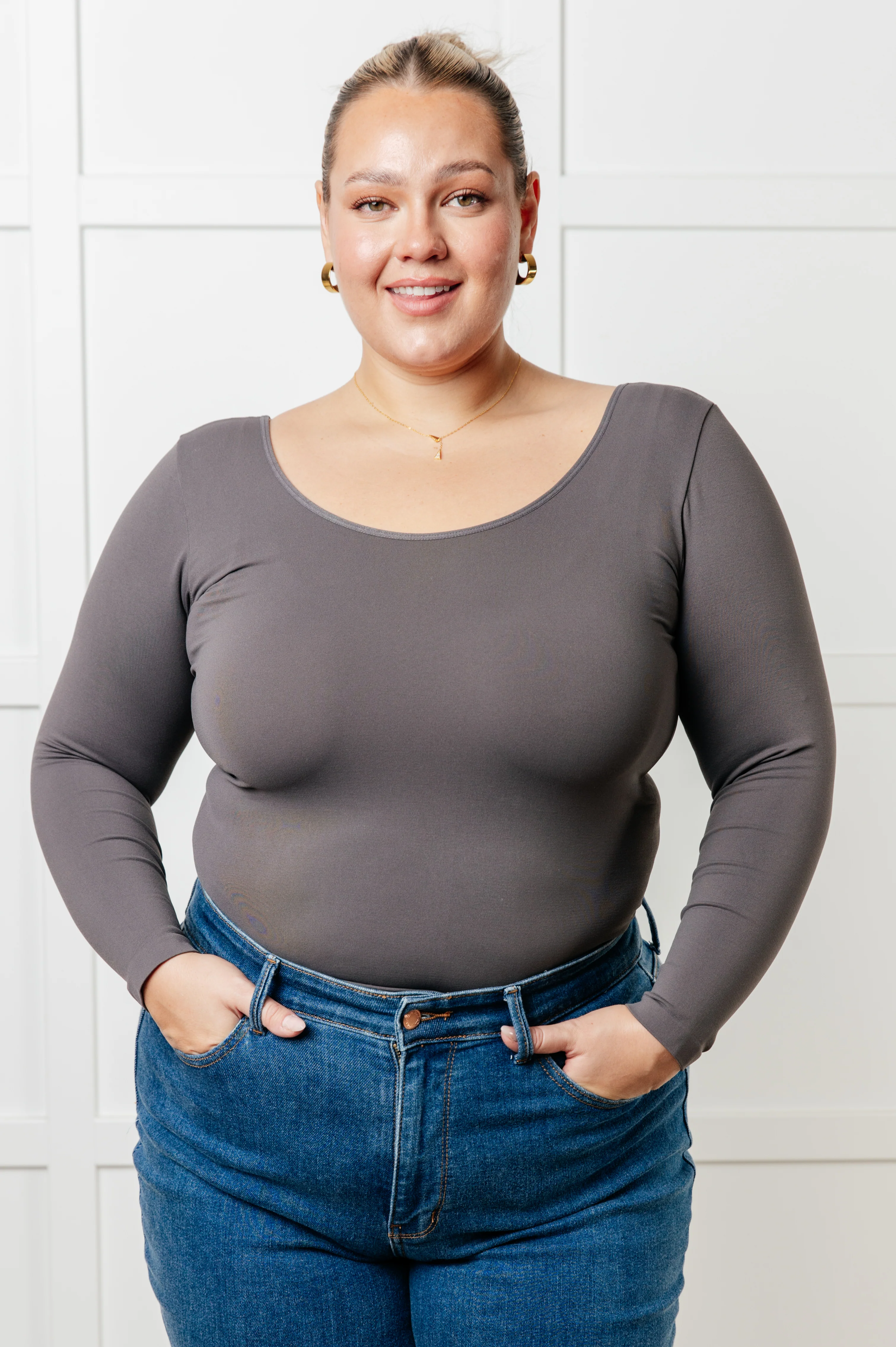 Bring in the Basics Seamless Reversible V-Neck Charcoal - 11/6/2024 - Image 3