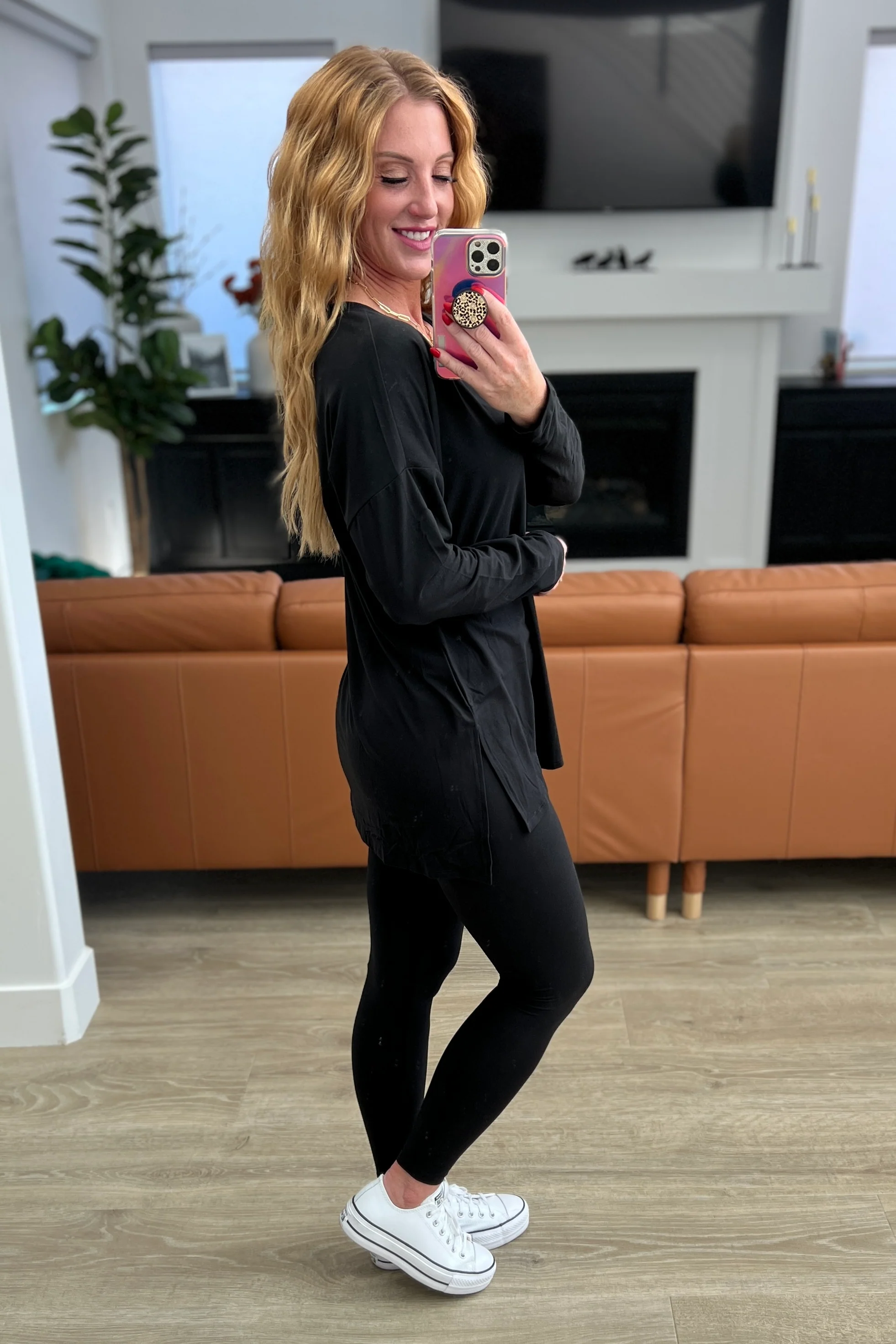 Buttery Soft V-Neck Long Sleeve Loungewear Set in Black - 11/8/2023 - Image 3