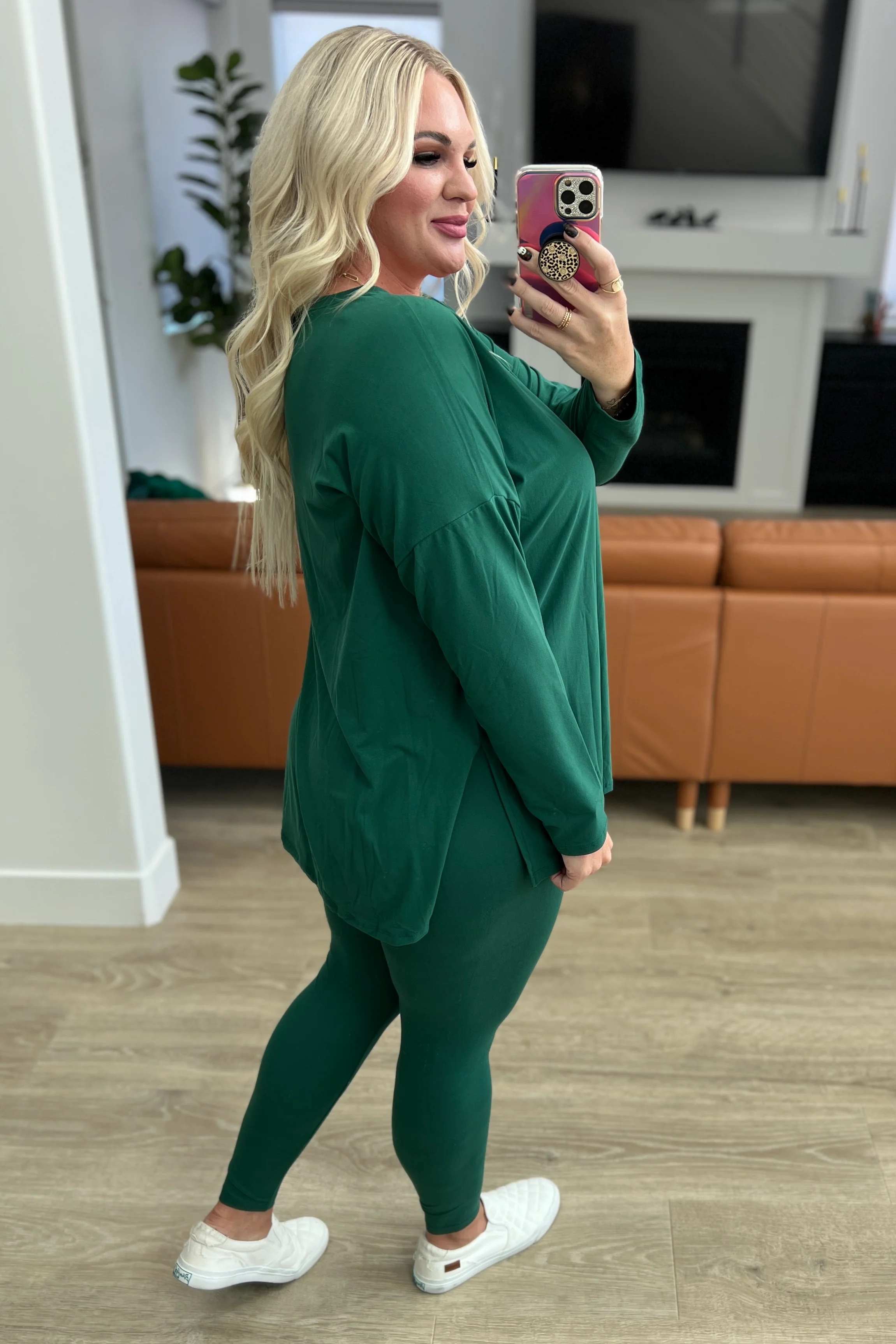 Buttery Soft V-Neck Long Sleeve Loungewear Set in Dark Green - 11/8/2023 - Image 3