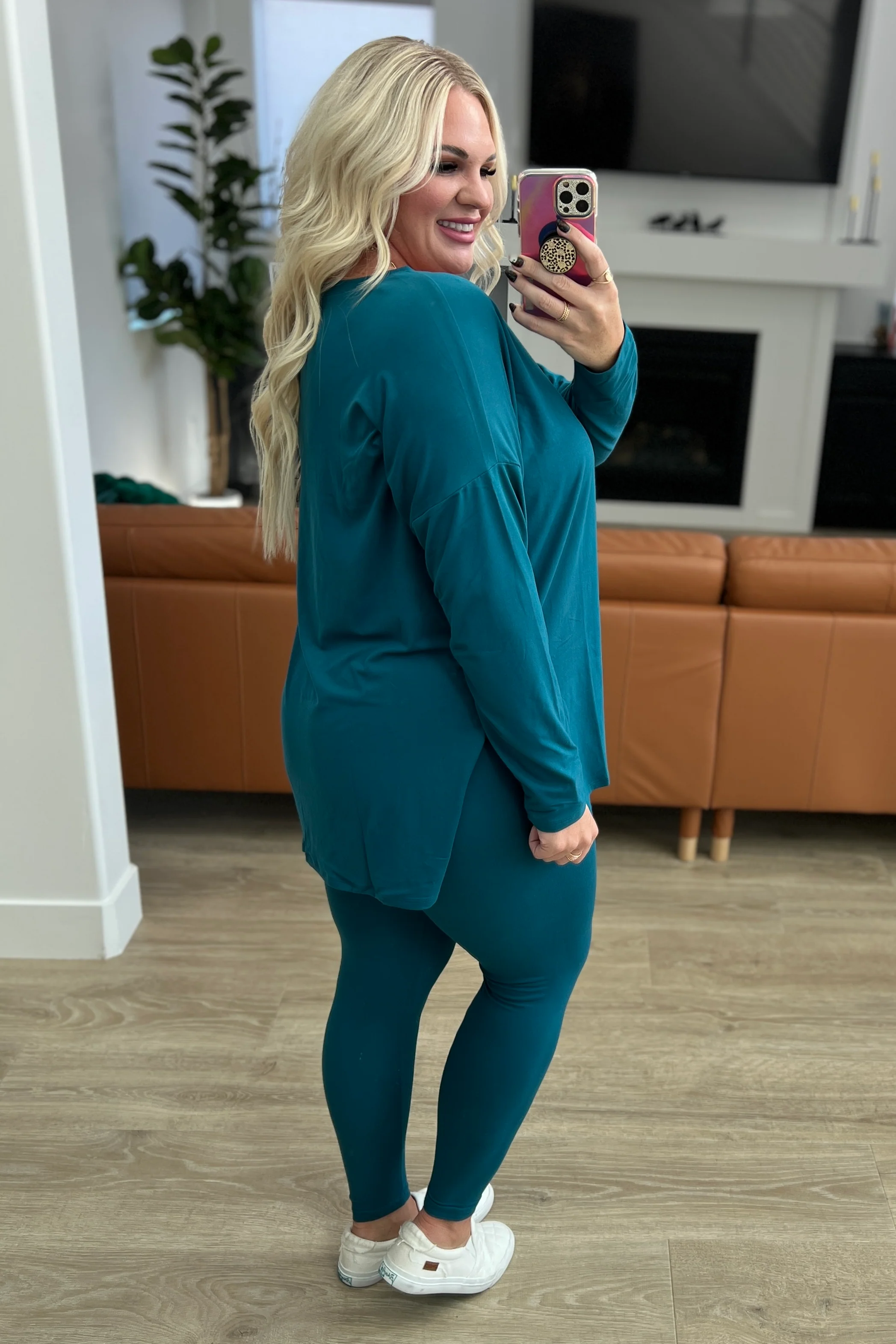 Buttery Soft V-Neck Long Sleeve Loungewear Set in Teal - 11/8/2023 - Image 4