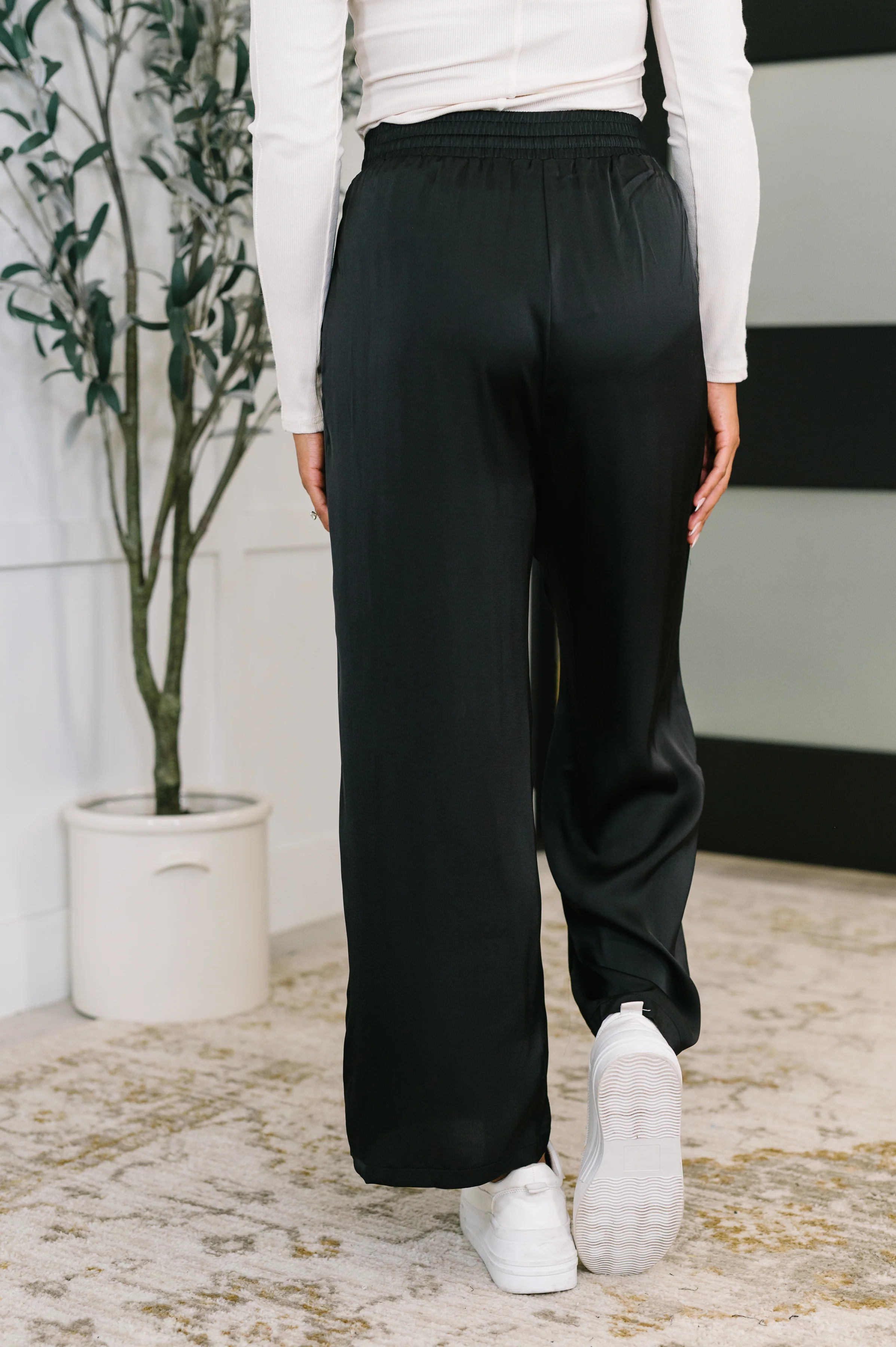 City Ease Wide Leg Bottoms in Black - 10/10/2025 - Image 5