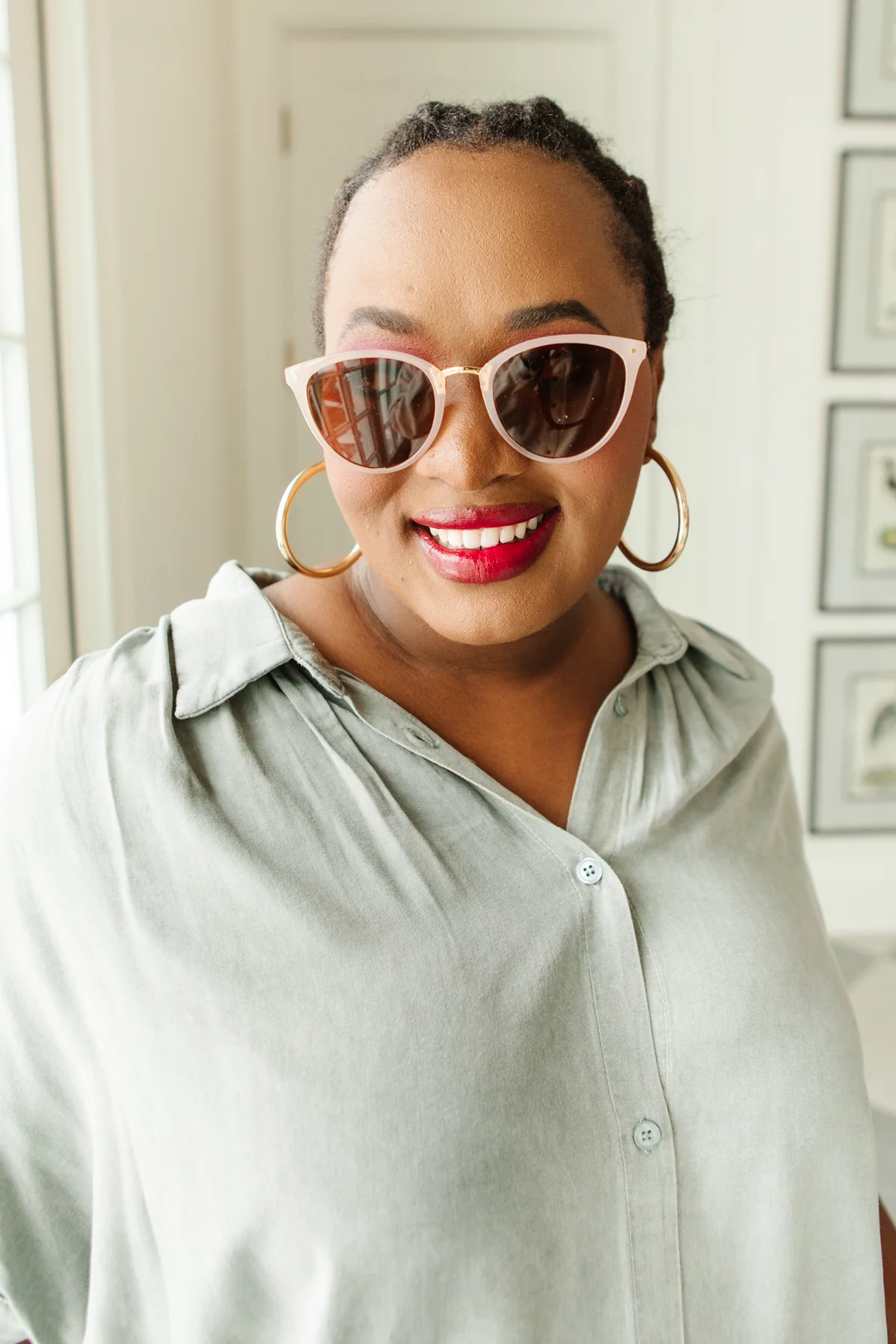 Classicly Cool Sunglasses In Blush - 5/5/2022 - Image 4