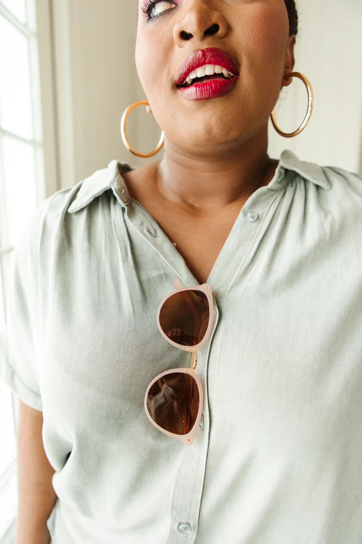 Classicly Cool Sunglasses In Blush - 5/5/2022 - Image 6