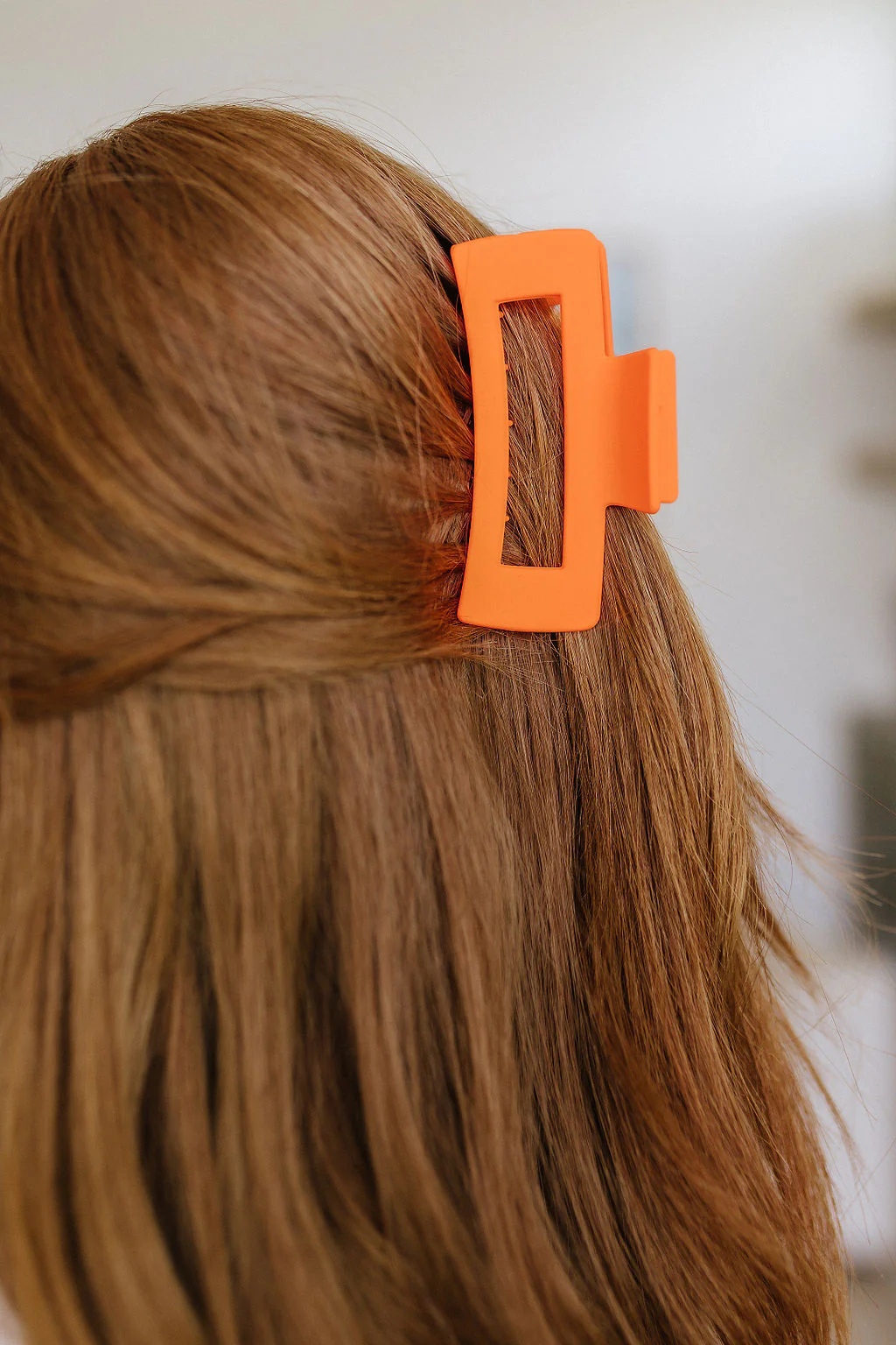 Claw Clip Set of 4 in Orange - 6/12/2023 - Image 15
