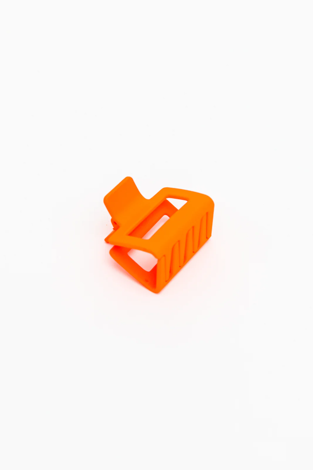 Claw Clip Set of 4 in Orange - 6/12/2023 - Image 3
