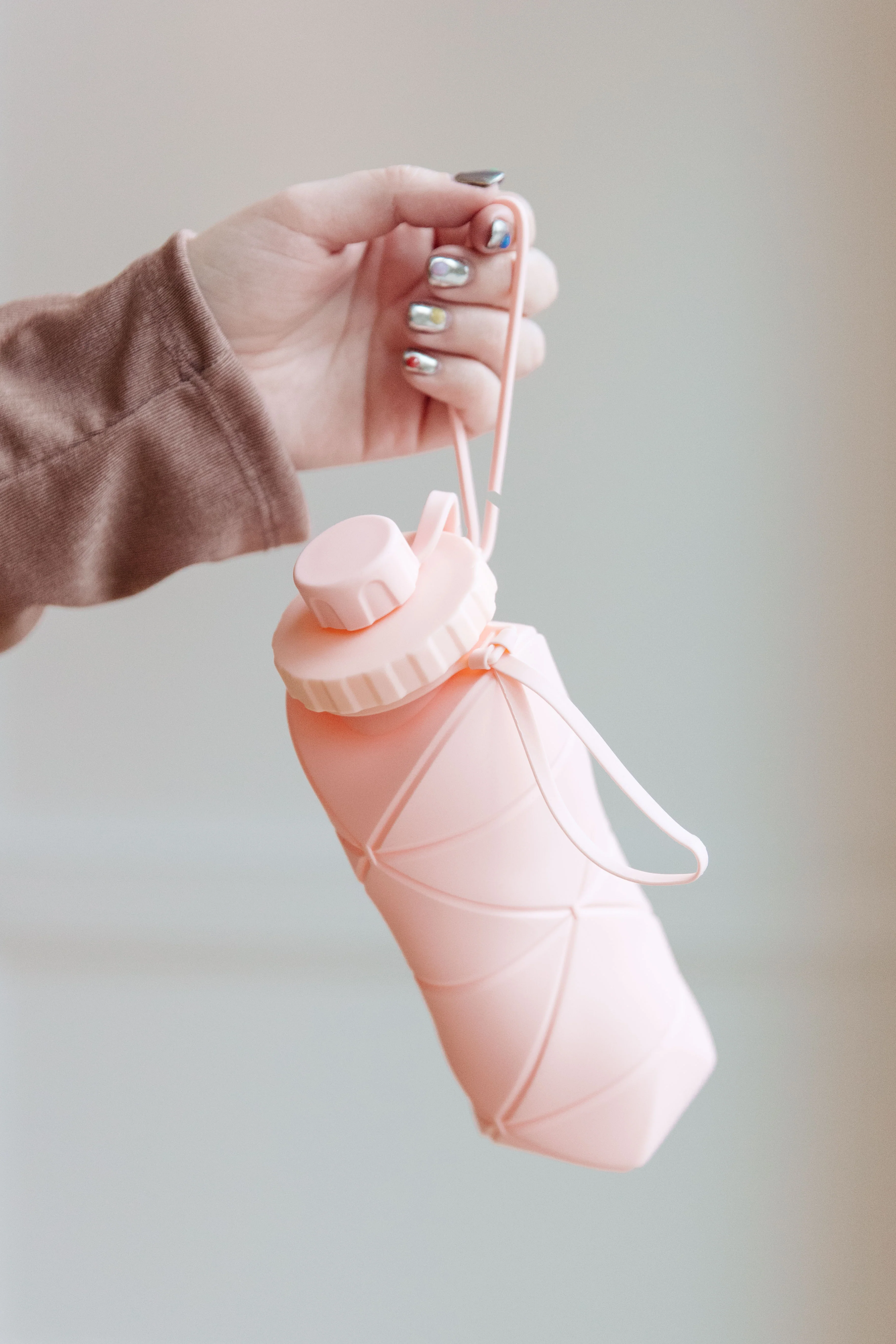 Collapsing Silicone Water Bottle in Diamond Pink - 11/27/2023