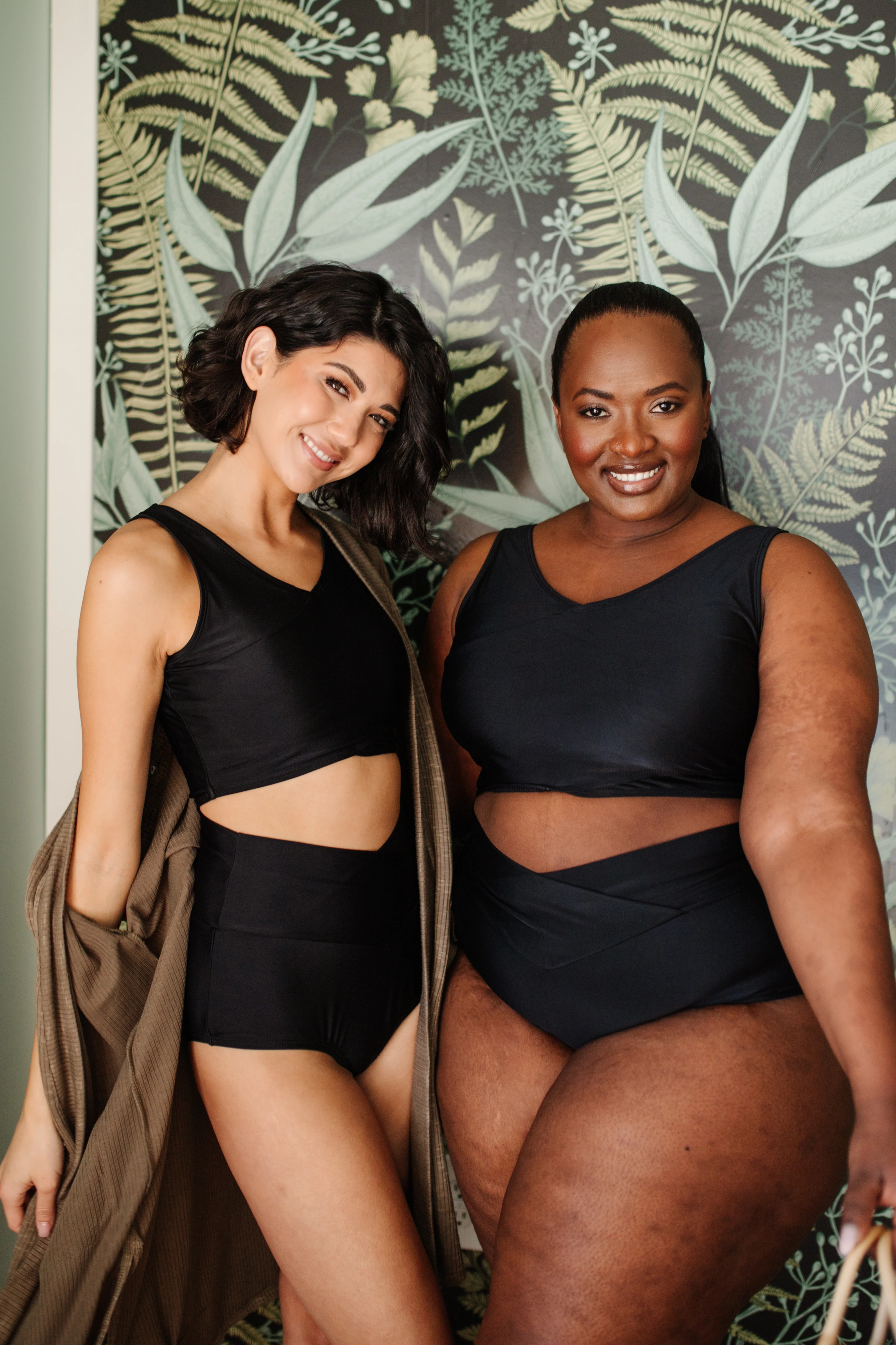 Come Sail Away Swim Top In Black - 3/17/2022 - Image 6