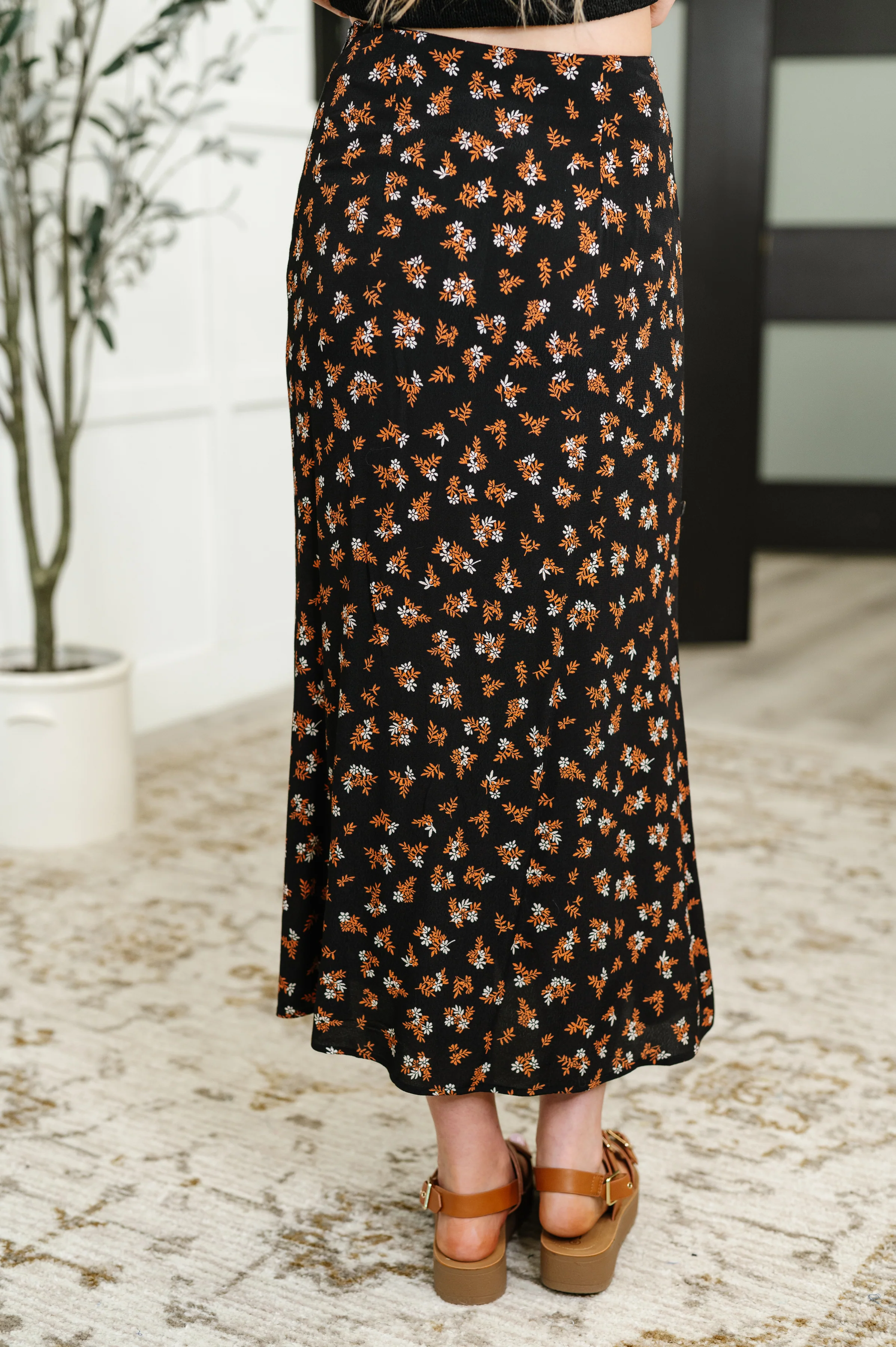 Crisp Kiss Midi Skirt in Rust, White and Black - 7/15/2025 - Image 4
