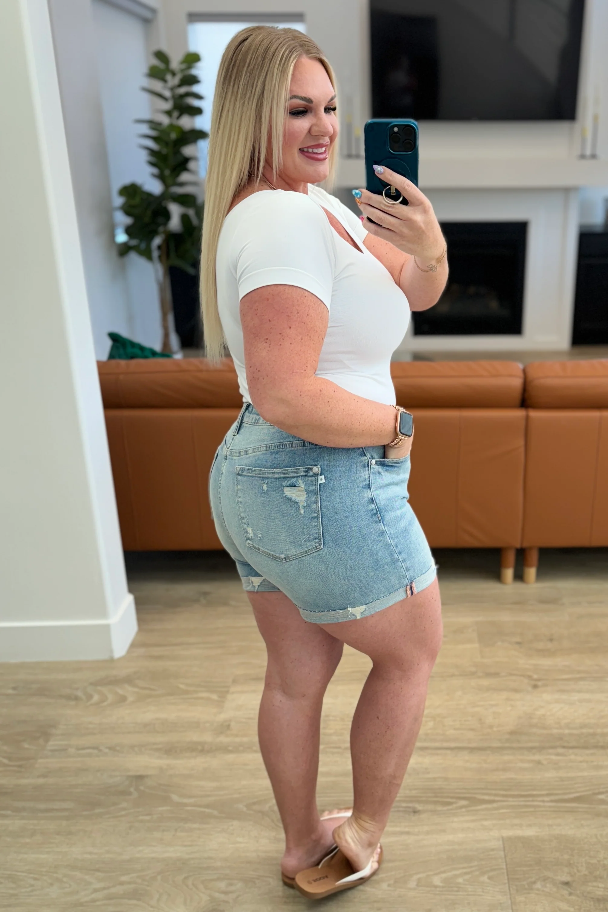 Darlene High Rise Distressed Cuffed Cutoff Shorts - 4/3/2024 - Image 15