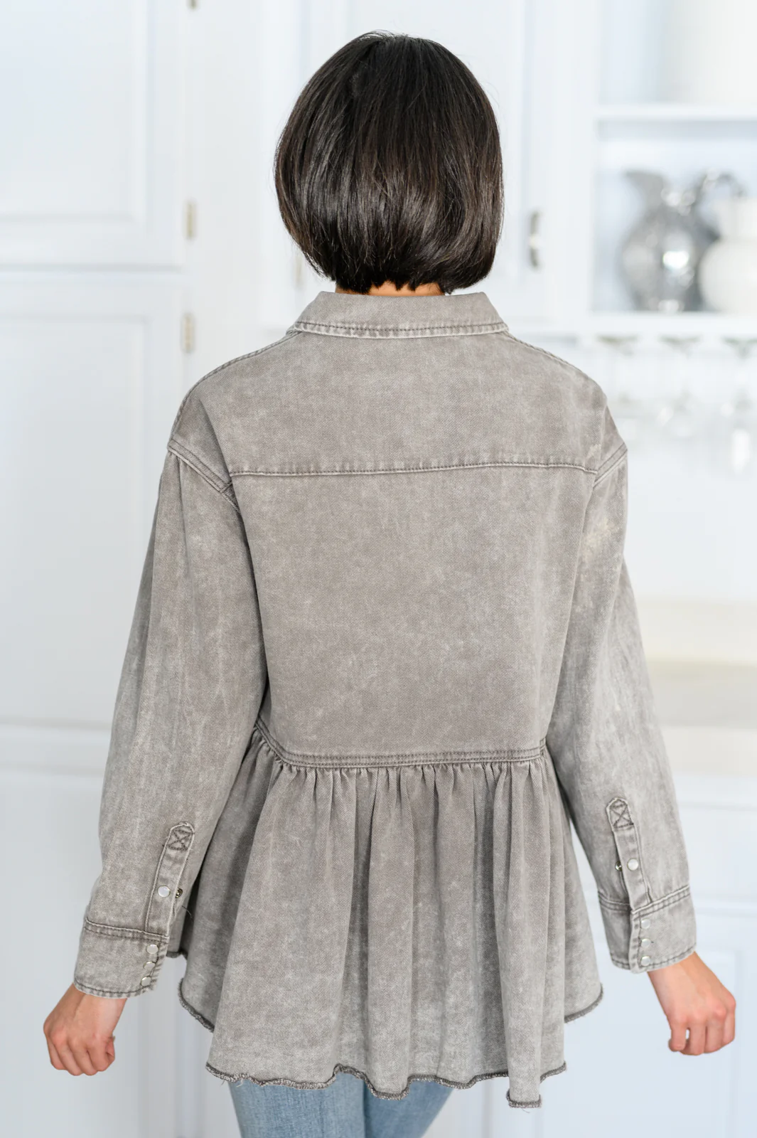 Earl Grey Button Up Long Sleeve Top - 12/27/2022 - Image 4