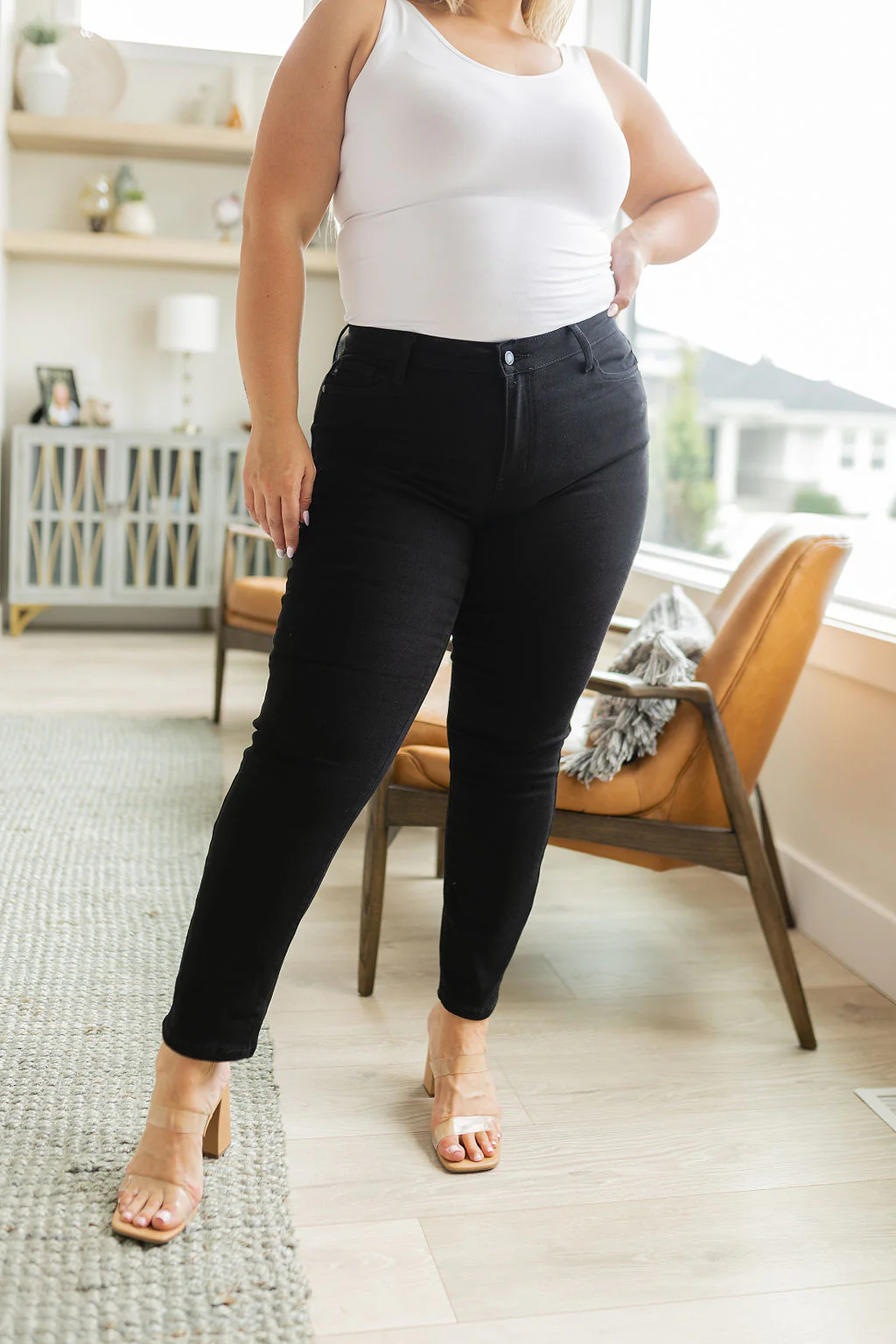 Edith Mid Rise Classic Slim Jeans in Black - 6/14/2023 - Image 7