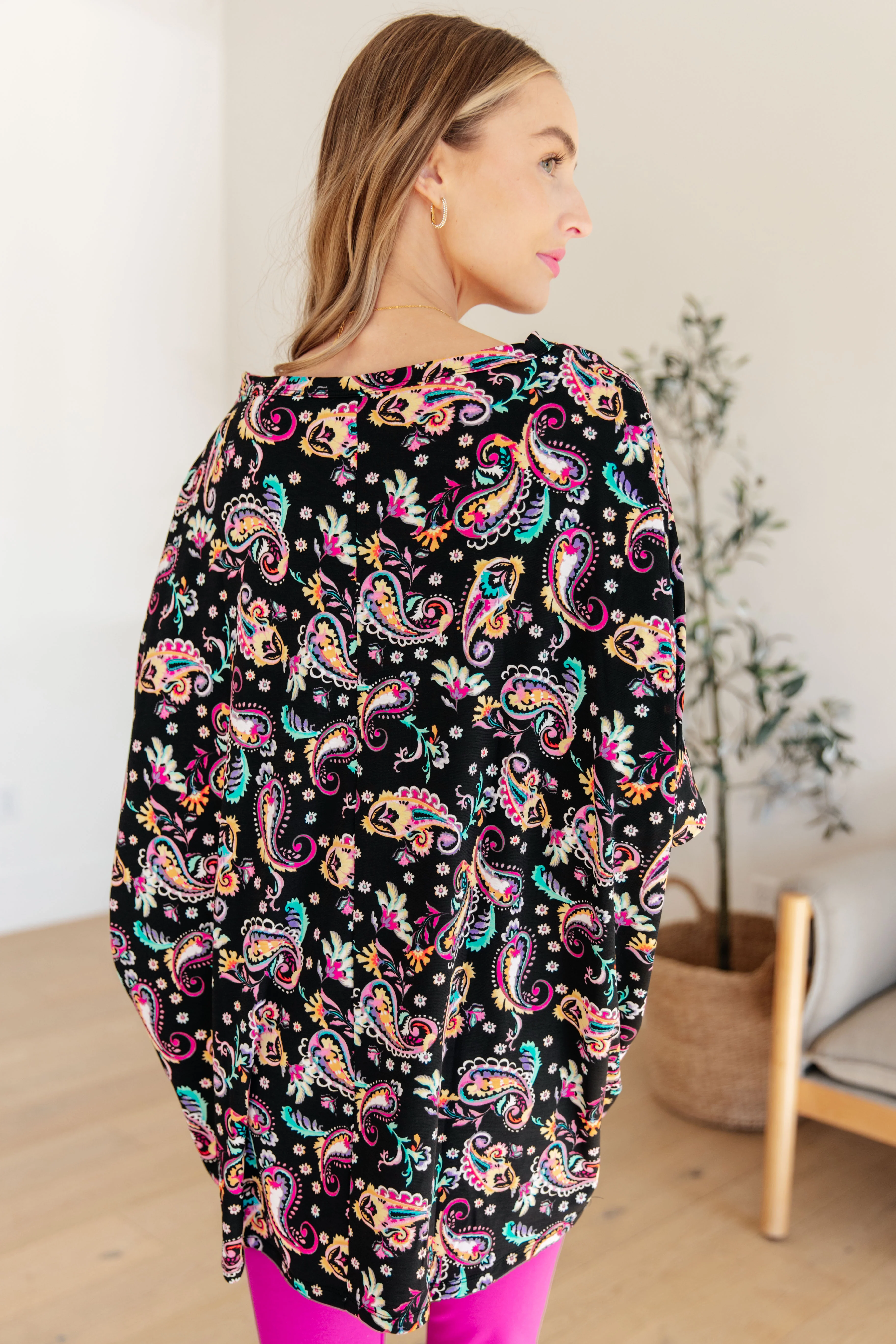 Essential Blouse in Black and Pink Paisley - 3/22/2024 - Image 7