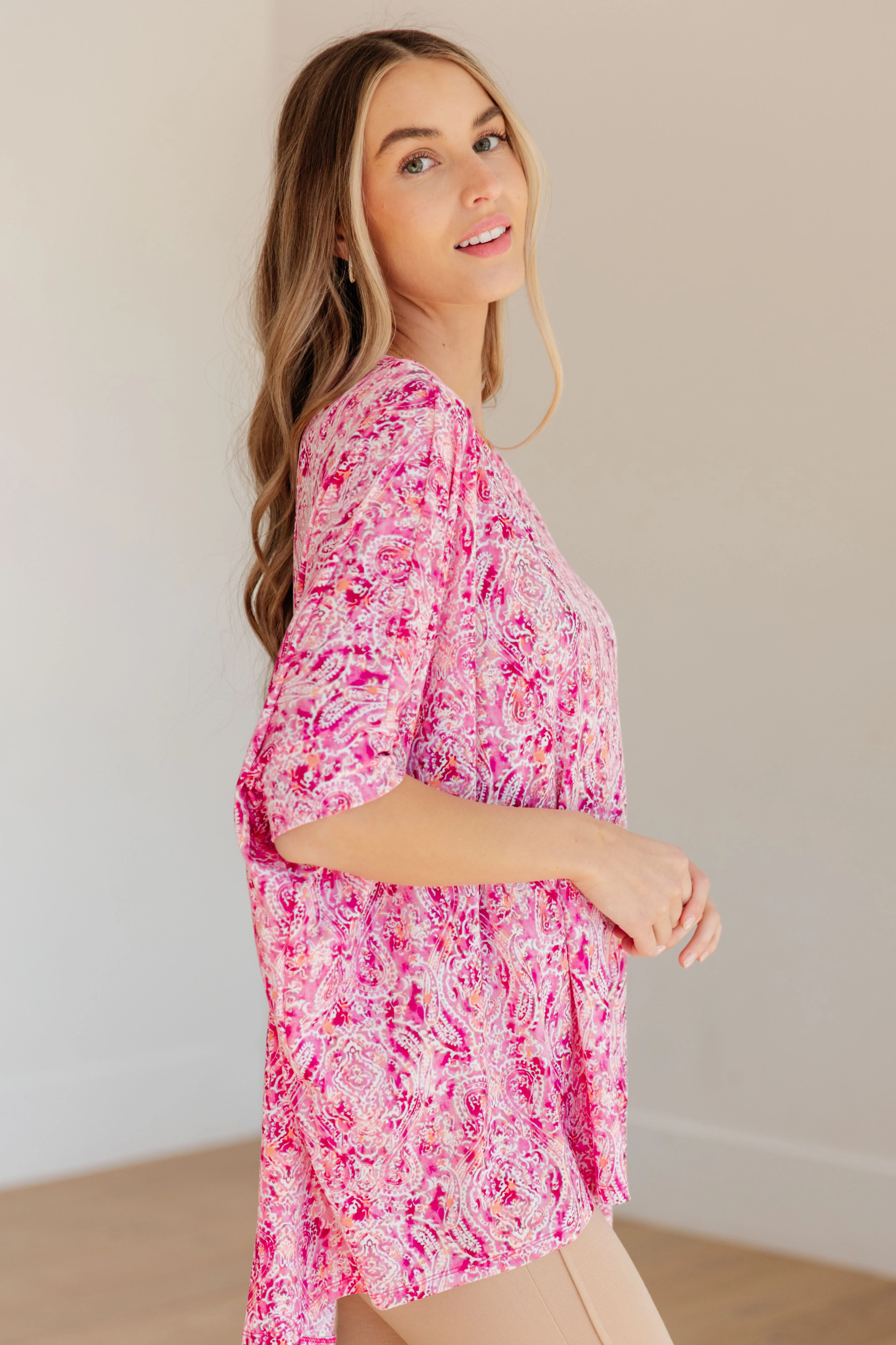 Essential Blouse in Fuchsia and White Paisley - 3/22/2024 - Image 6