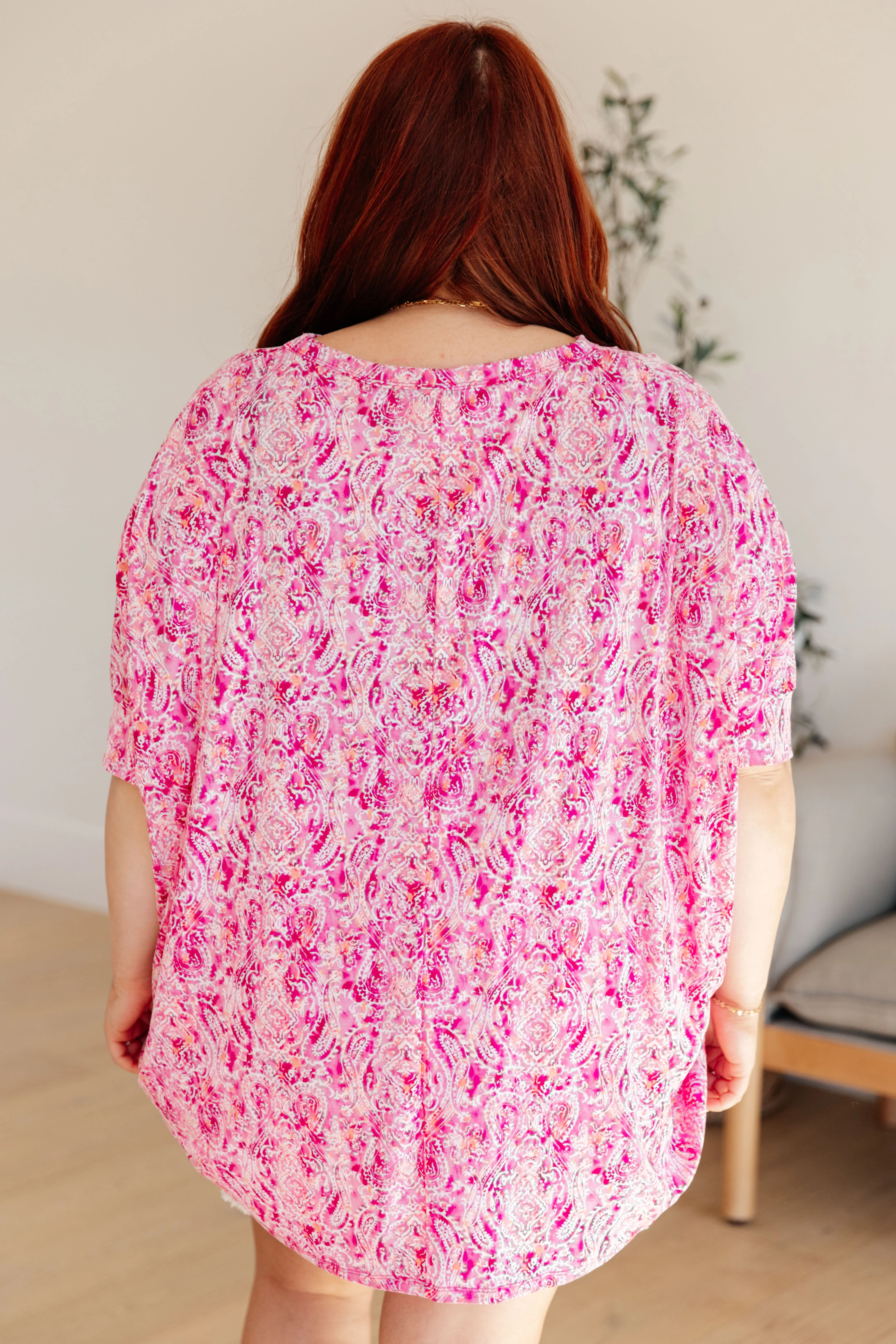 Essential Blouse in Fuchsia and White Paisley - 3/22/2024 - Image 9