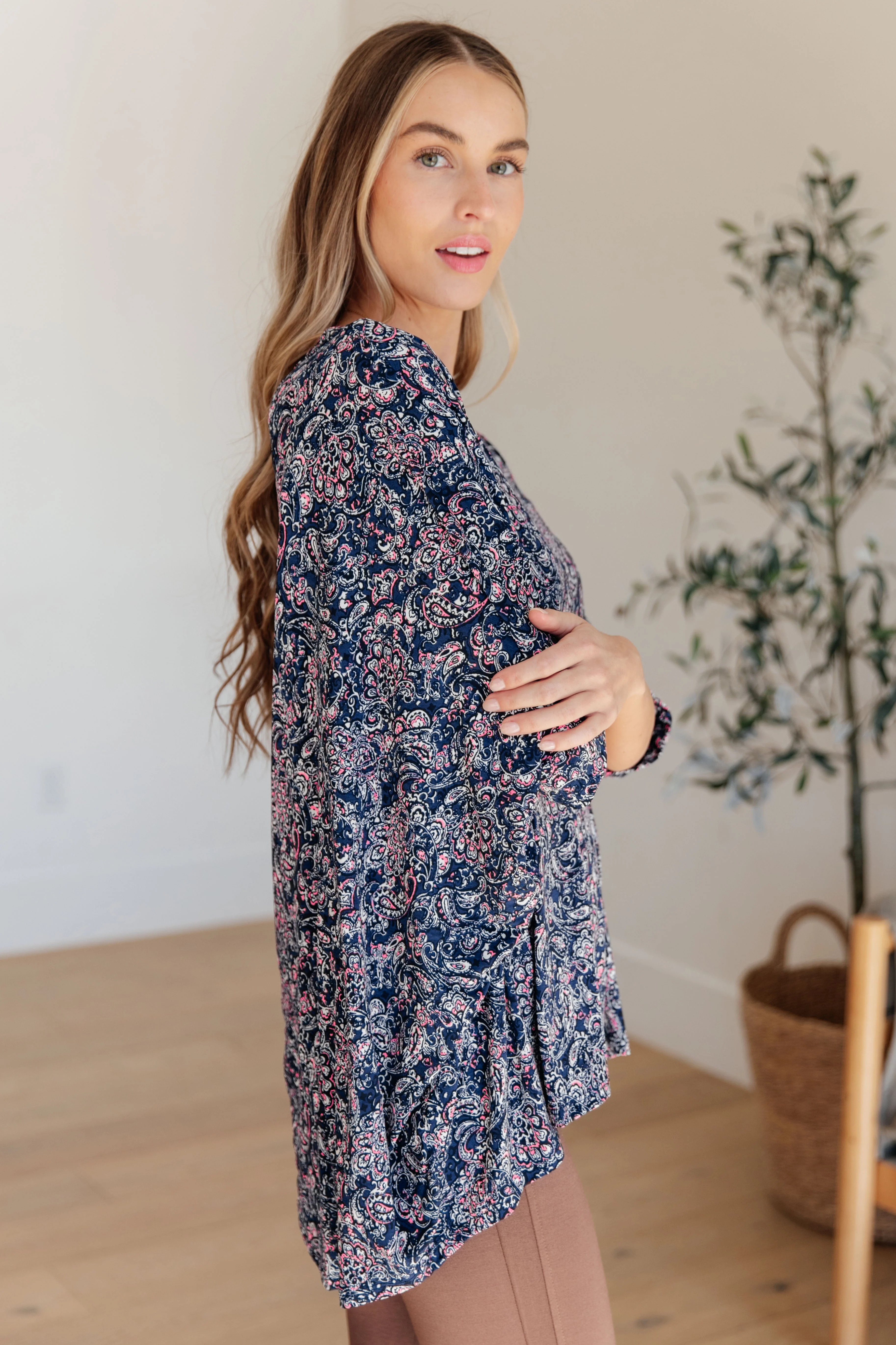 Essential Blouse in Navy Paisley - 3/22/2024 - Image 5