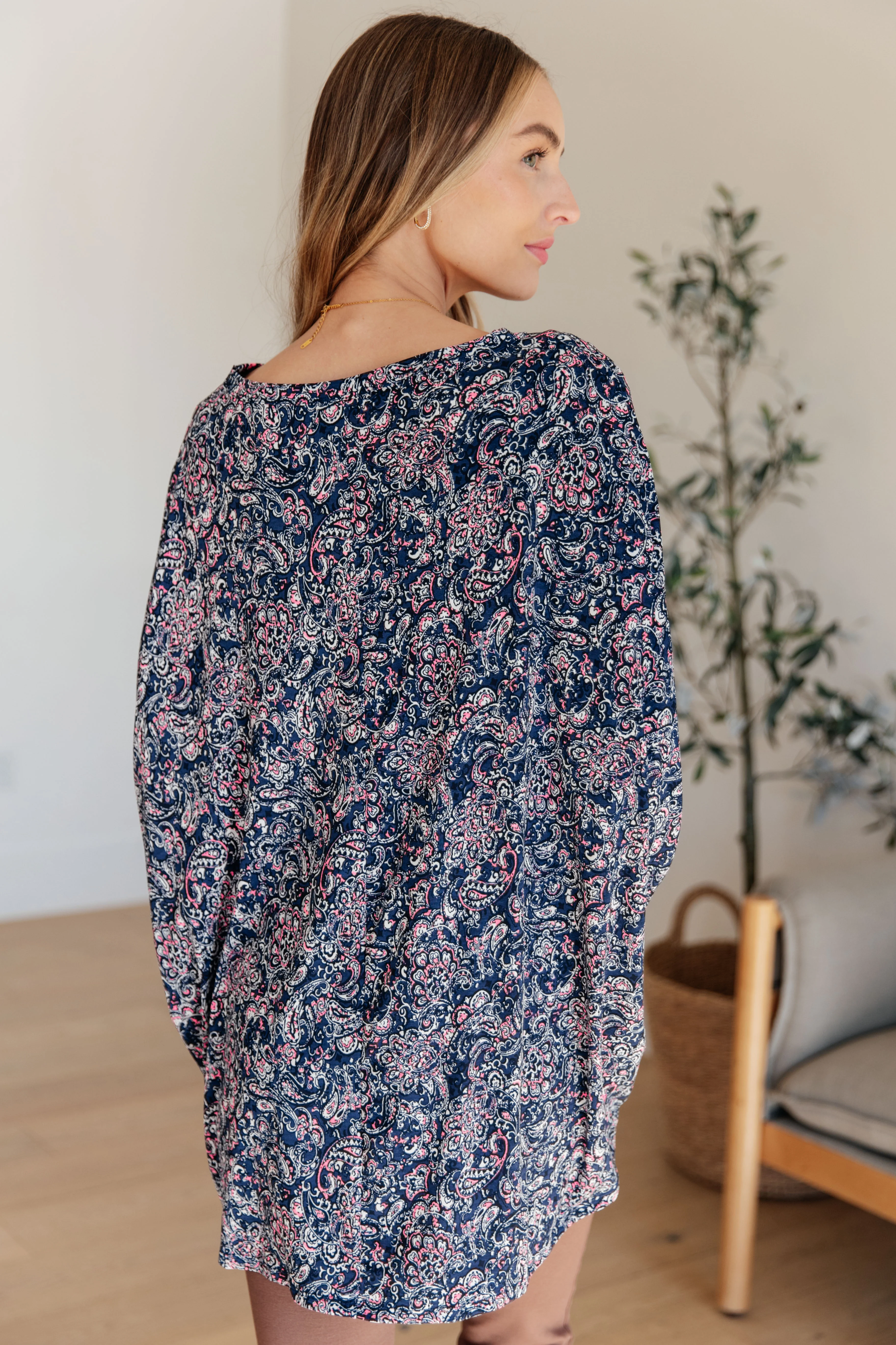 Essential Blouse in Navy Paisley - 3/22/2024 - Image 7