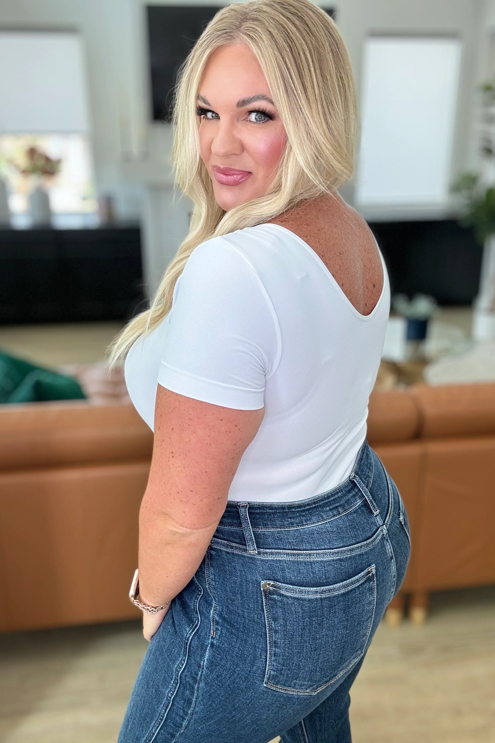 Everyday Scoop Neck Short Sleeve Bodysuit in White - 8/7/2024 - Image 3