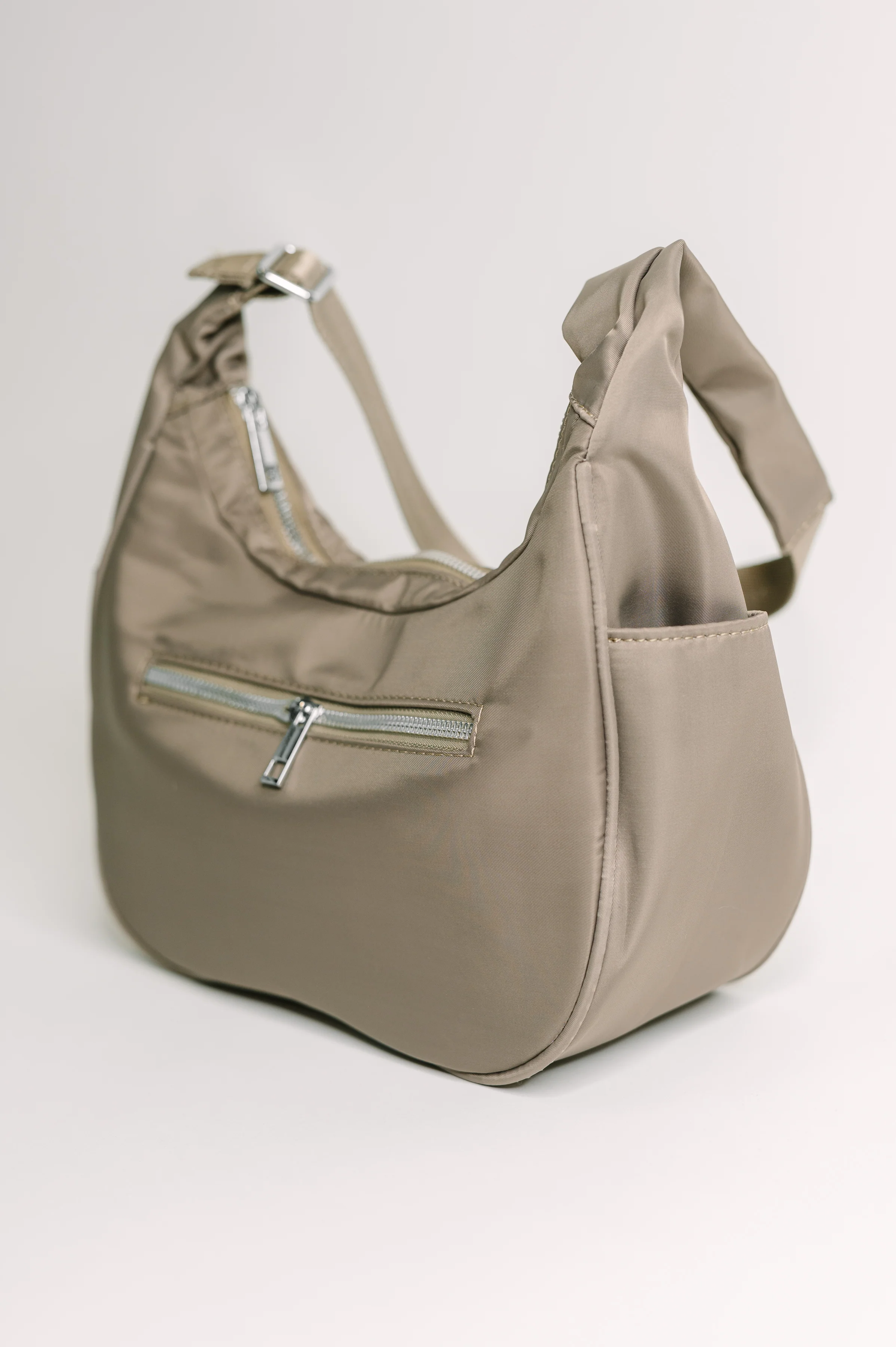 Everywhere, Everyday Shoulder Bag - 10/7/2025 - Image 3