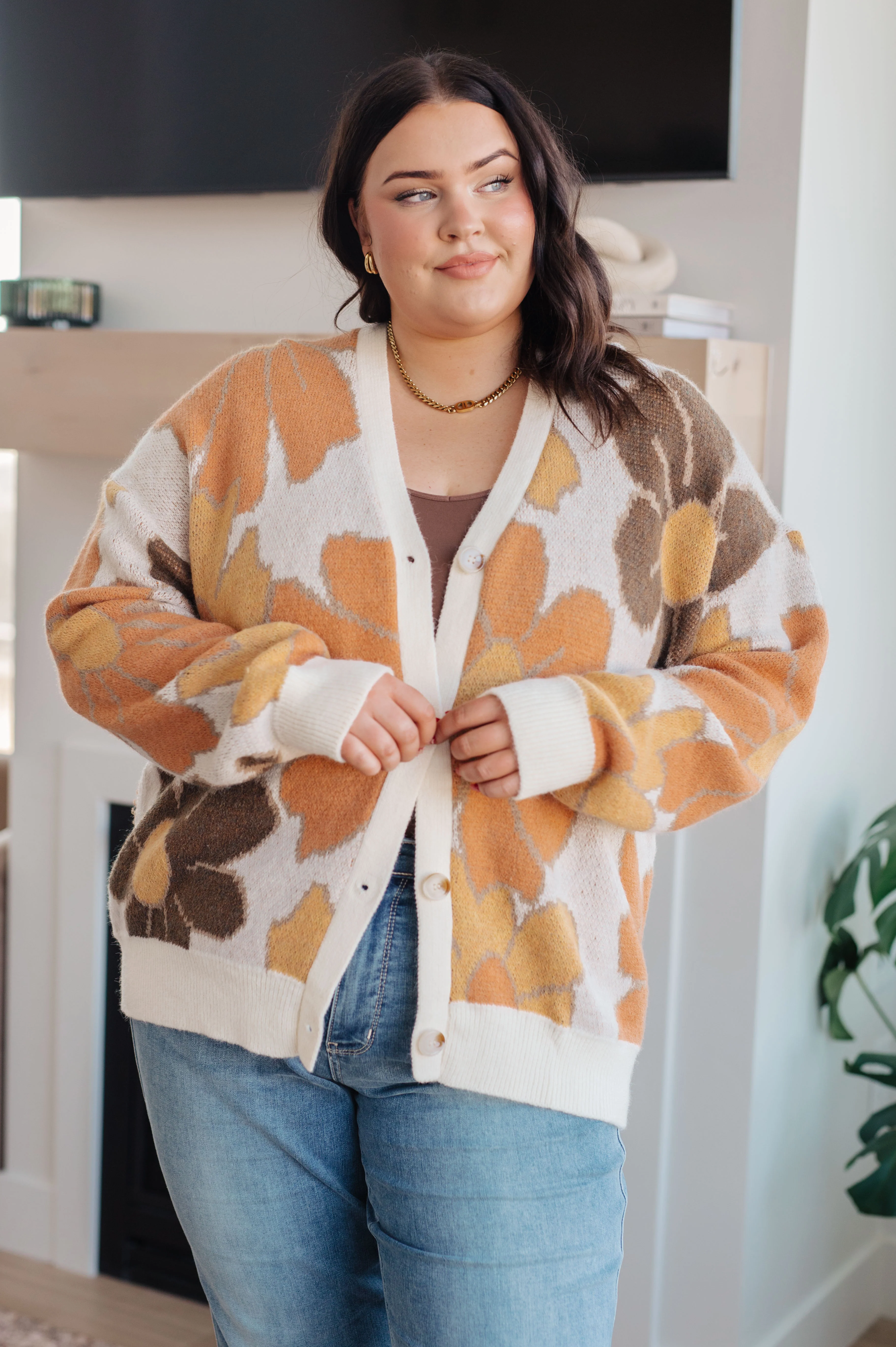 Exquisitely Mod Floral Cardigan - 10/25/2024 - Image 3