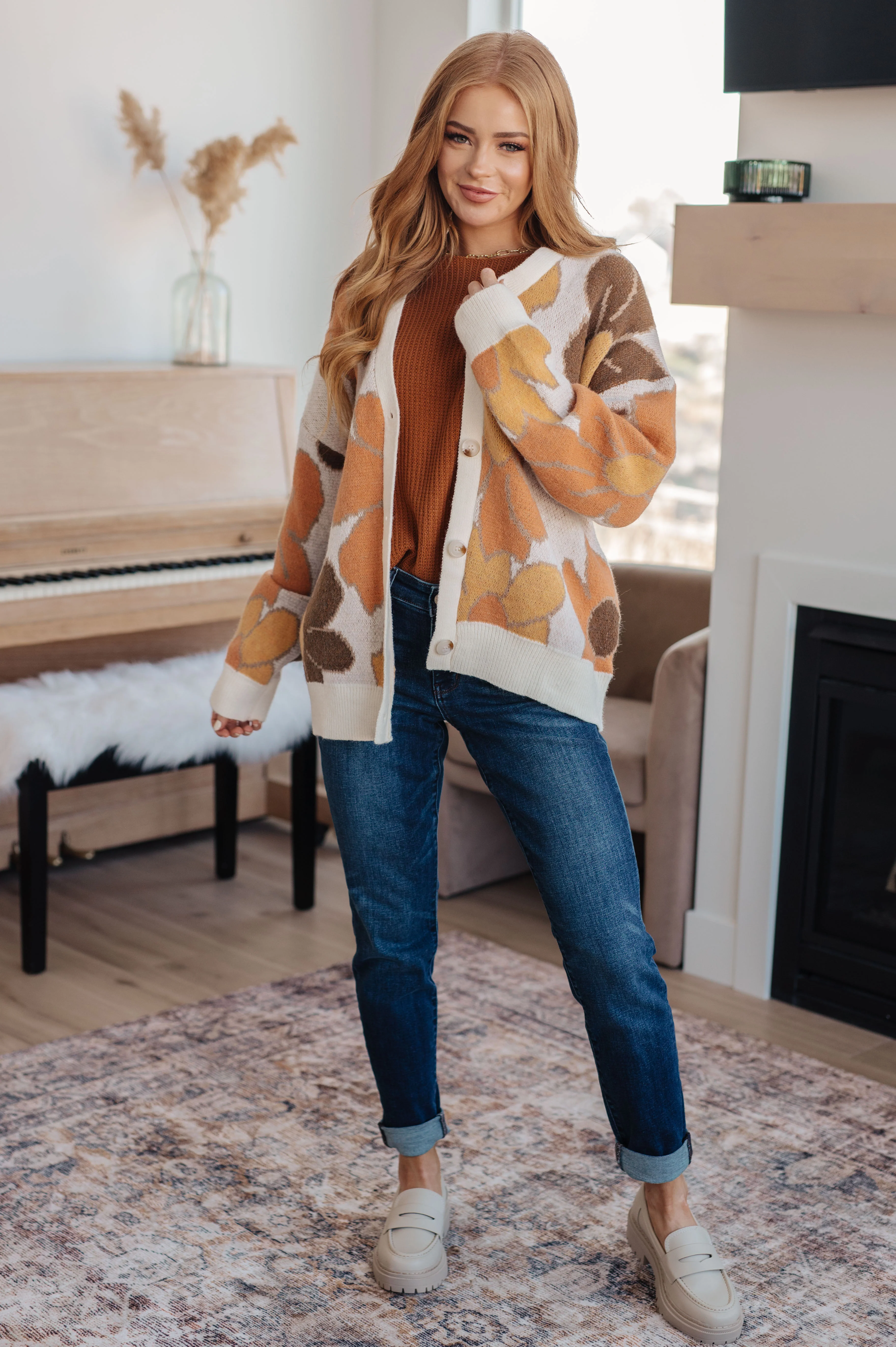 Exquisitely Mod Floral Cardigan - 10/25/2024 - Image 9