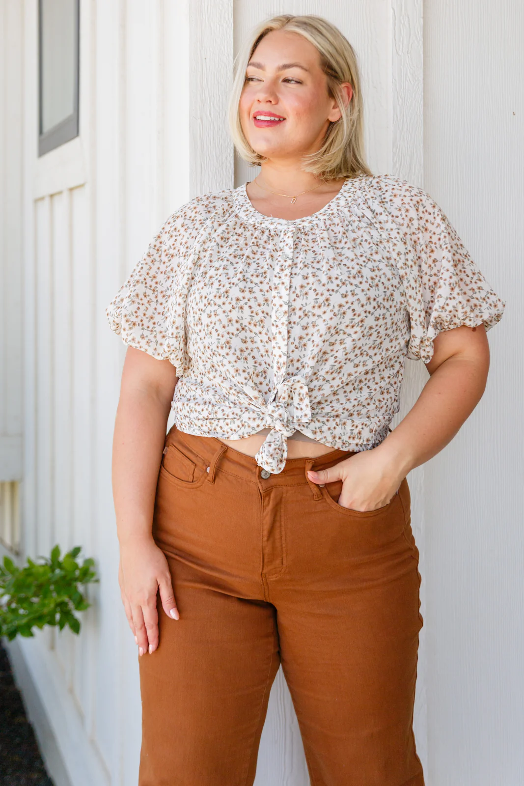 Fancy Me Floral Button Down - 8/4/2023 - Image 6