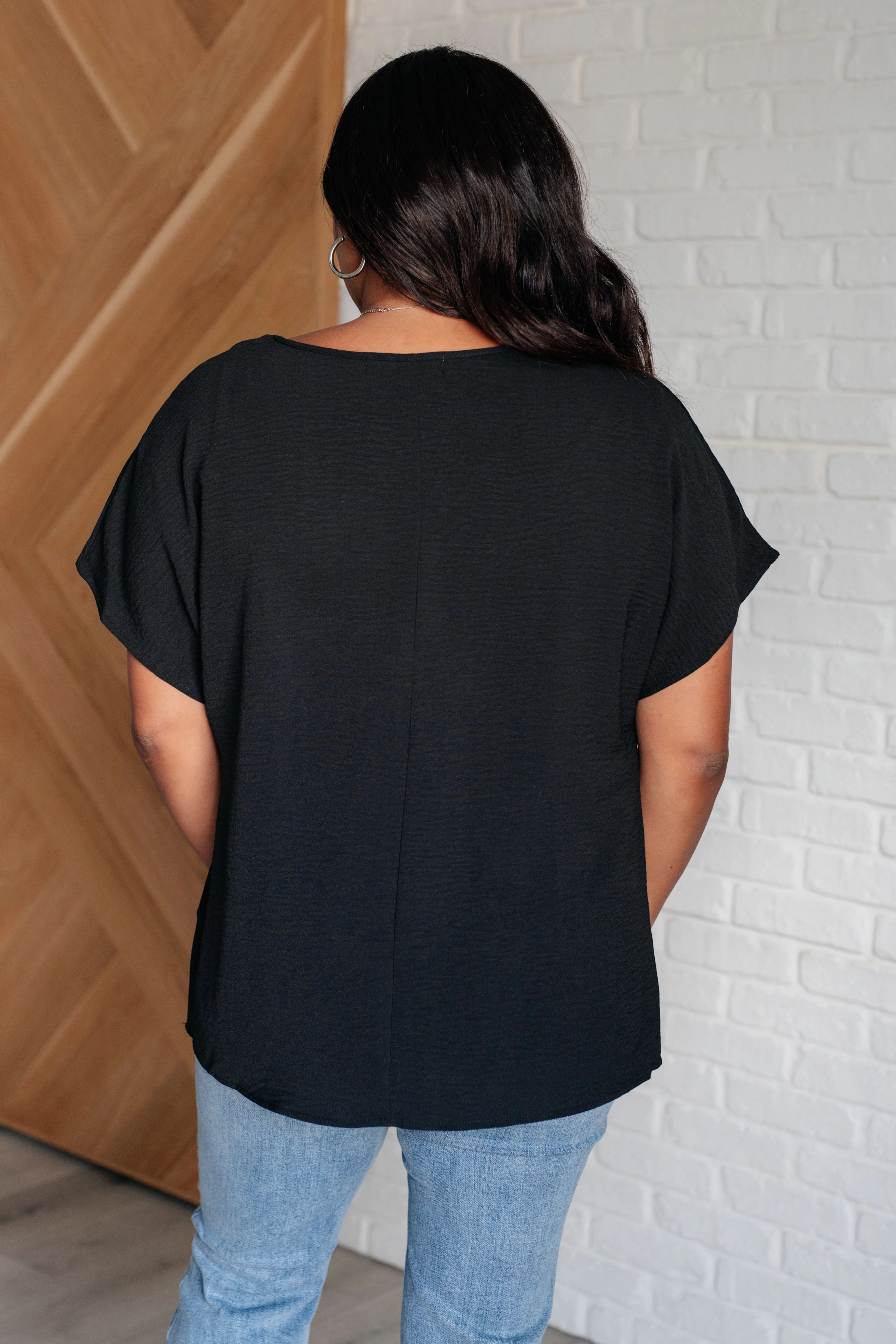 Frequently Asked Questions V-Neck Top in Black - 4/3/2025 - Image 8