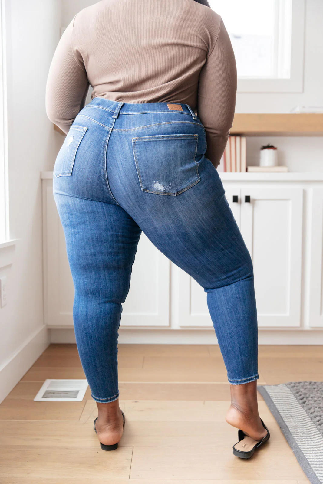 Get Together Mid-Rise Skinny Jegging - 2/3/2022 - Image 11