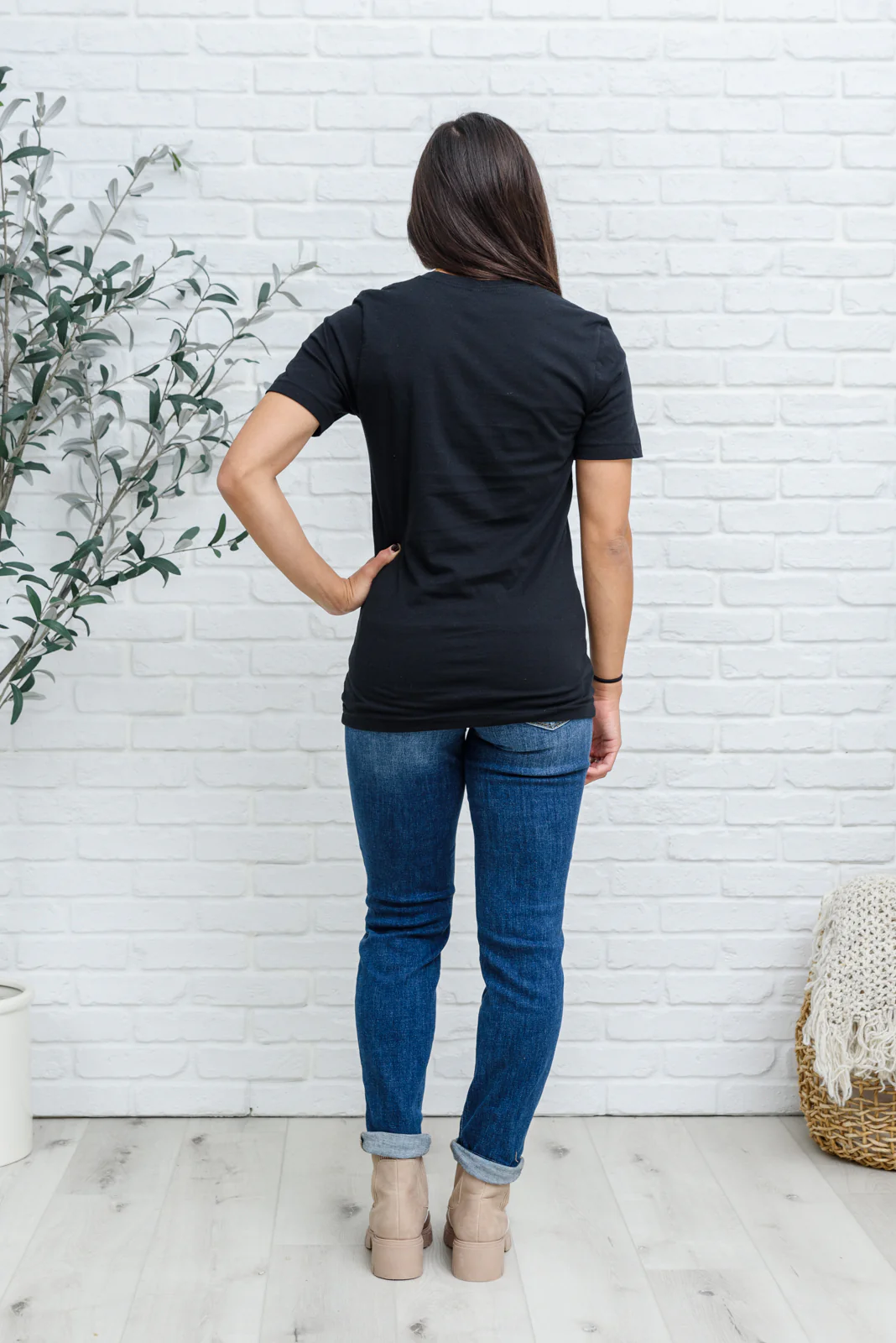 Grateful Heart Graphic T-Shirt In Black - 9/20/2022 - Image 18