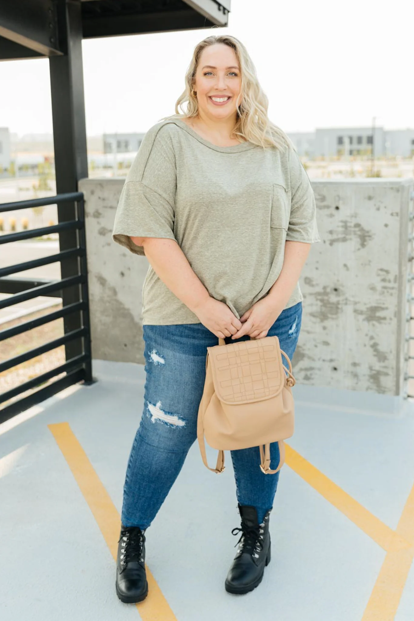 Hannah Tee in Faded Olive - 9/23/2021 - Image 11