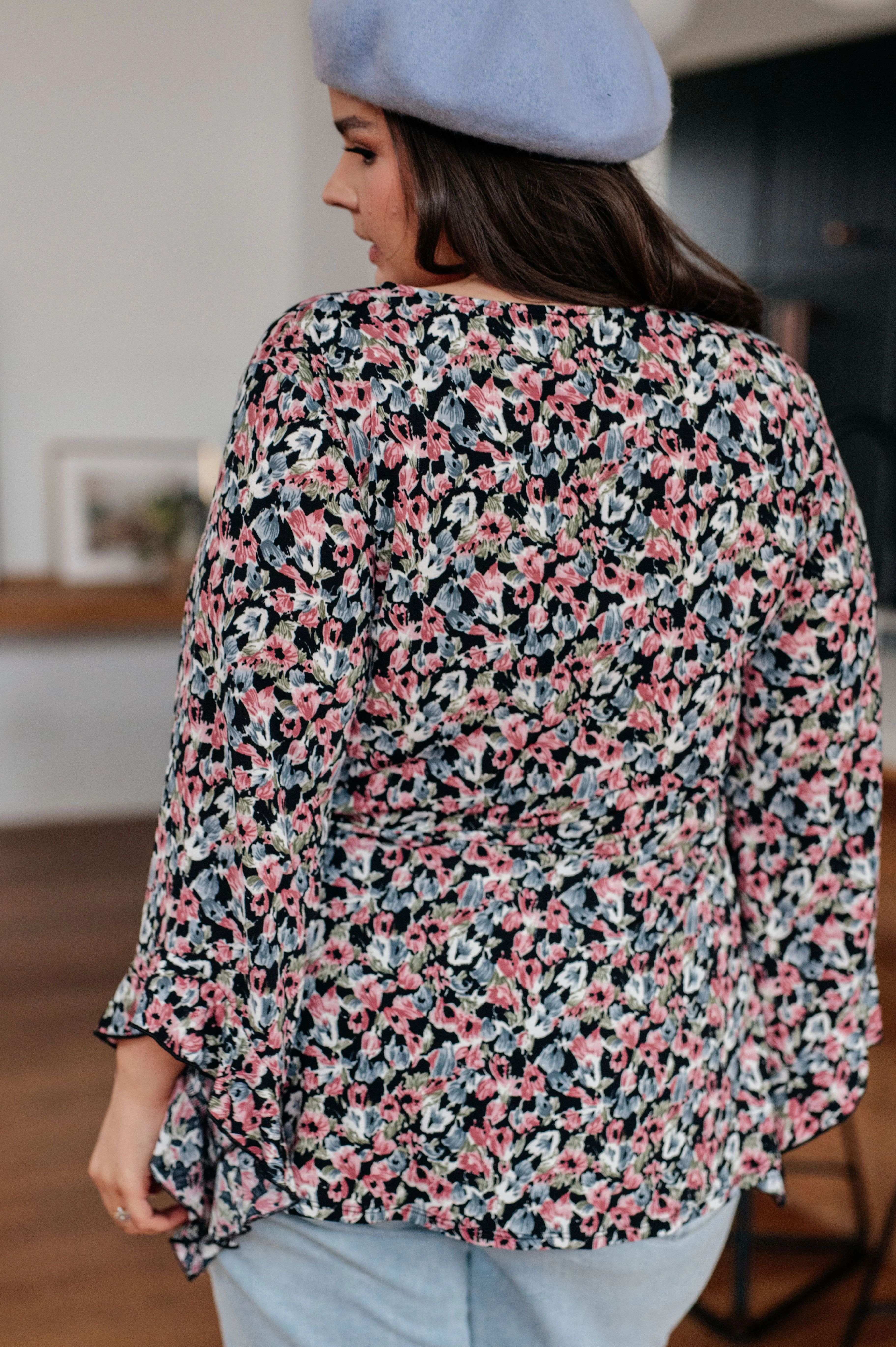 Have It All Angel Sleeve Top in Black Floral - 1/25/2024 - Image 9