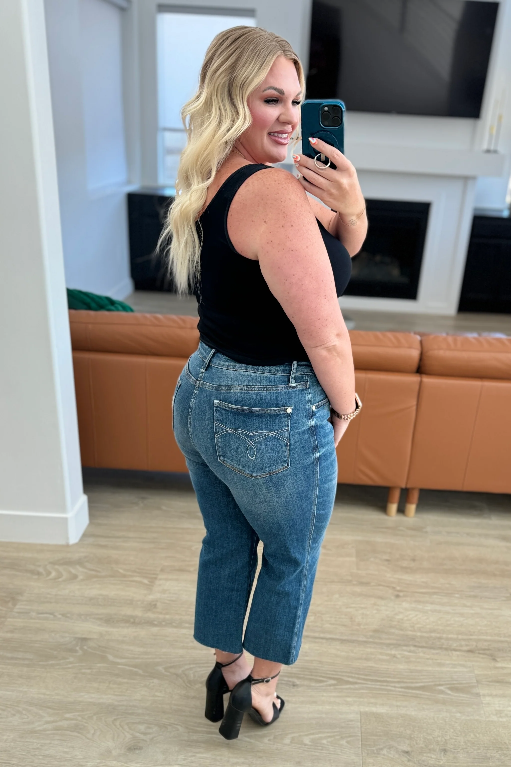 Hayes High Rise Wide Leg Crop Jeans - 6/8/2023 - Image 13