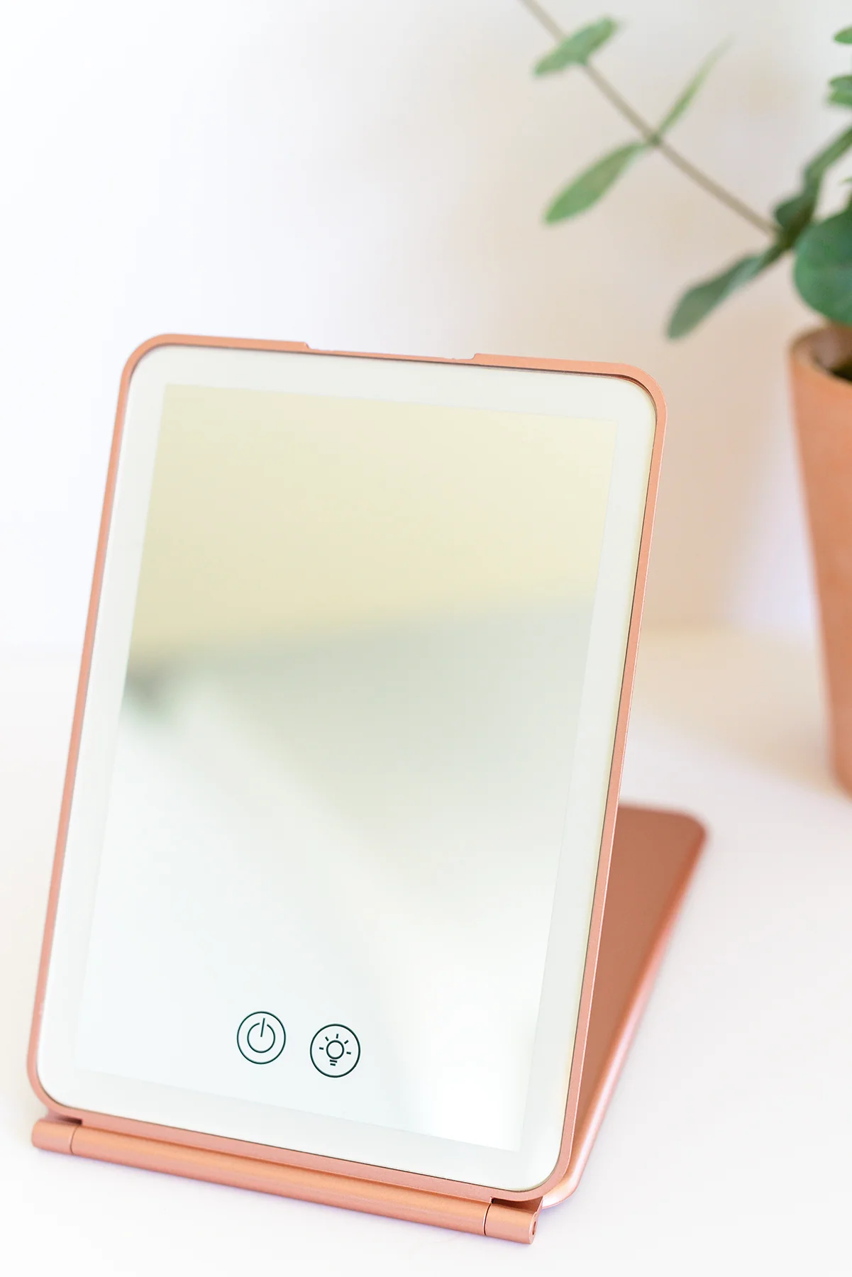Hello Gorgeous LED Mirror - 4/10/2023 - Image 2