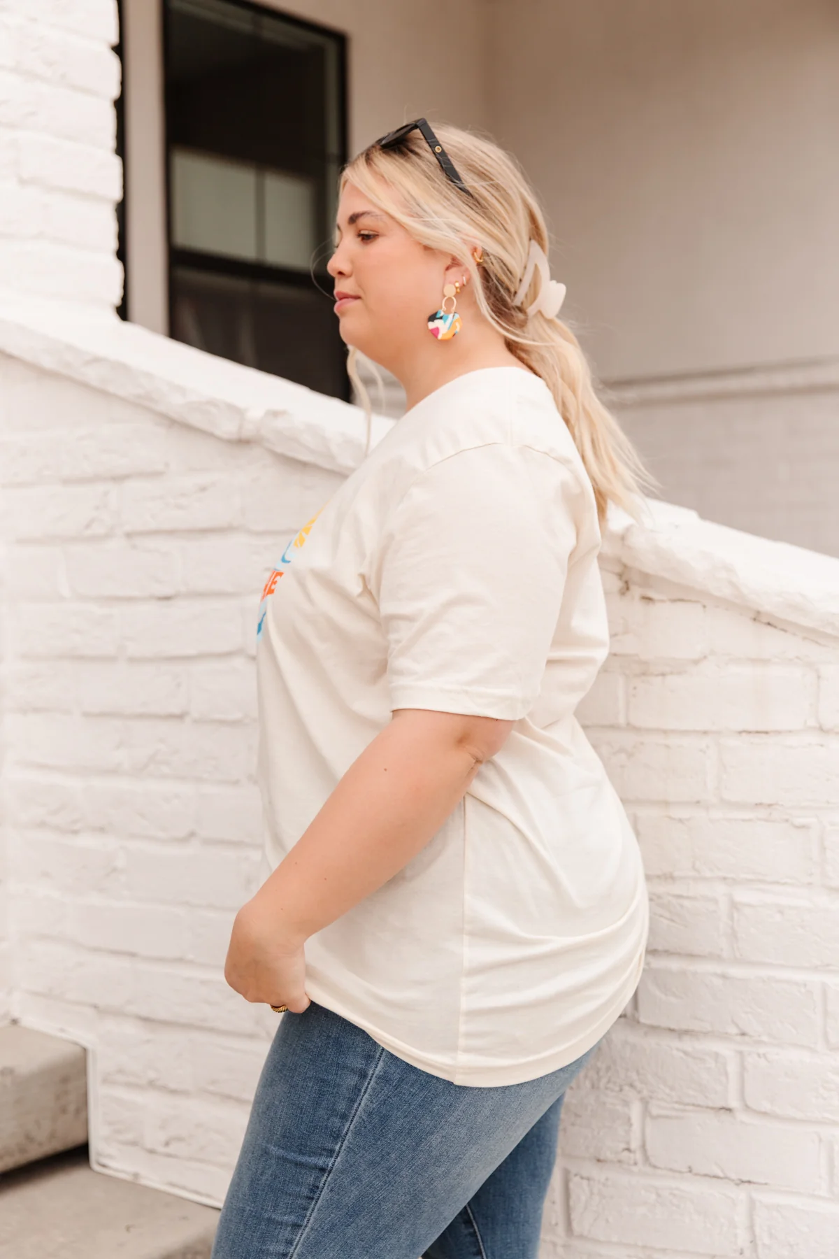 Here Comes the Sun Graphic Tee - 4/26/2022 - Image 11