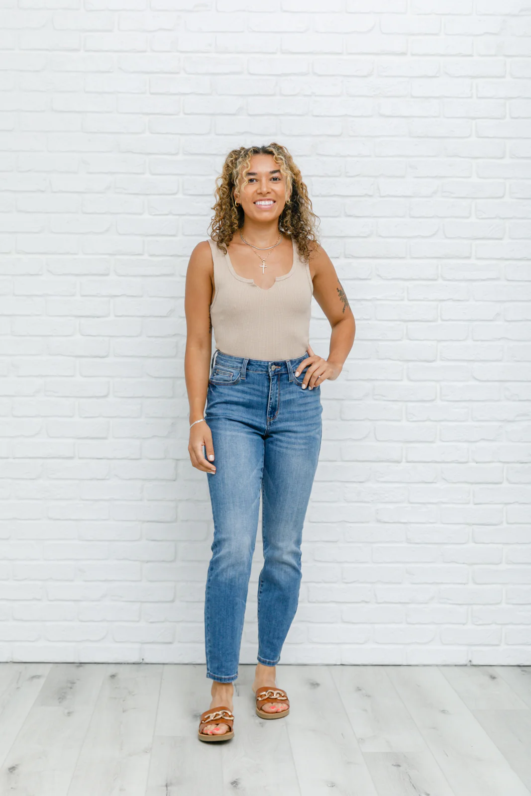 High Waist Slim Fit Jeans - 5/3/2022 - Image 20