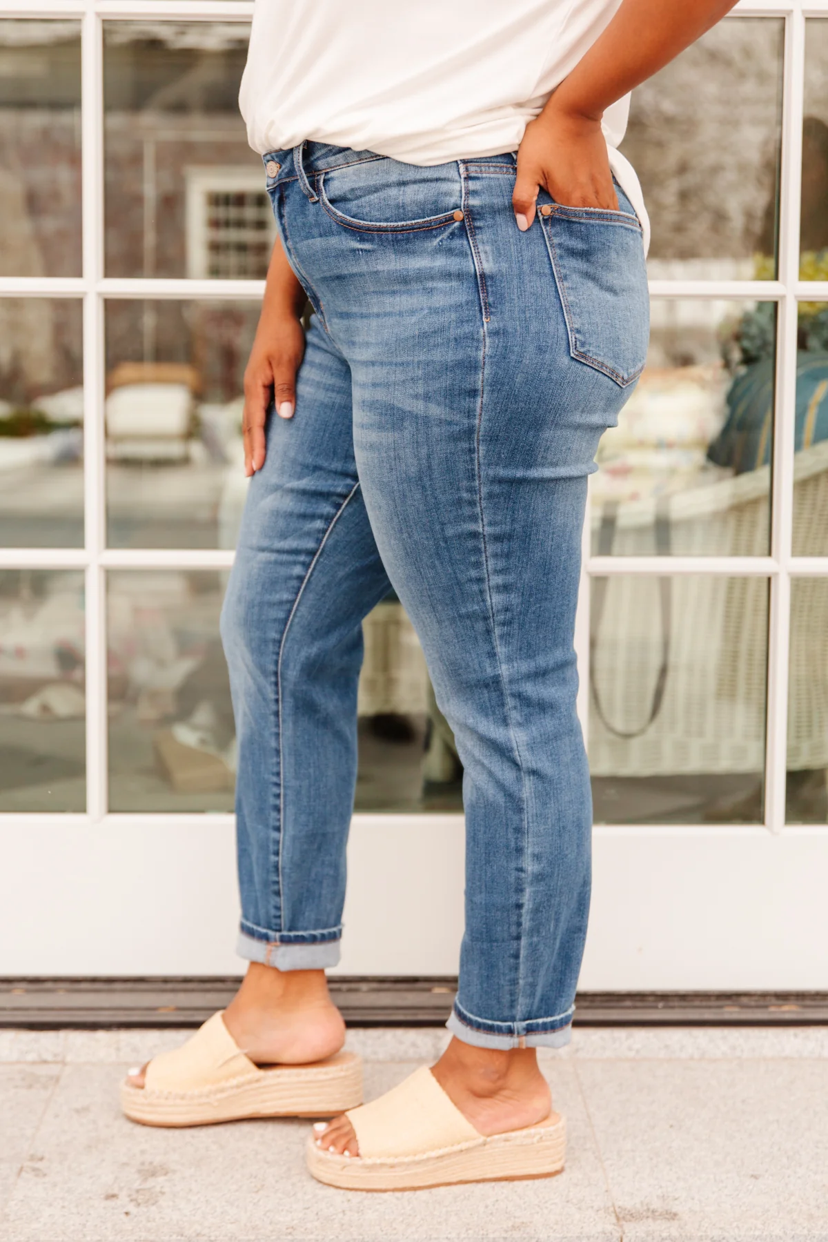 High Waist Slim Fit Jeans - 5/3/2022 - Image 3