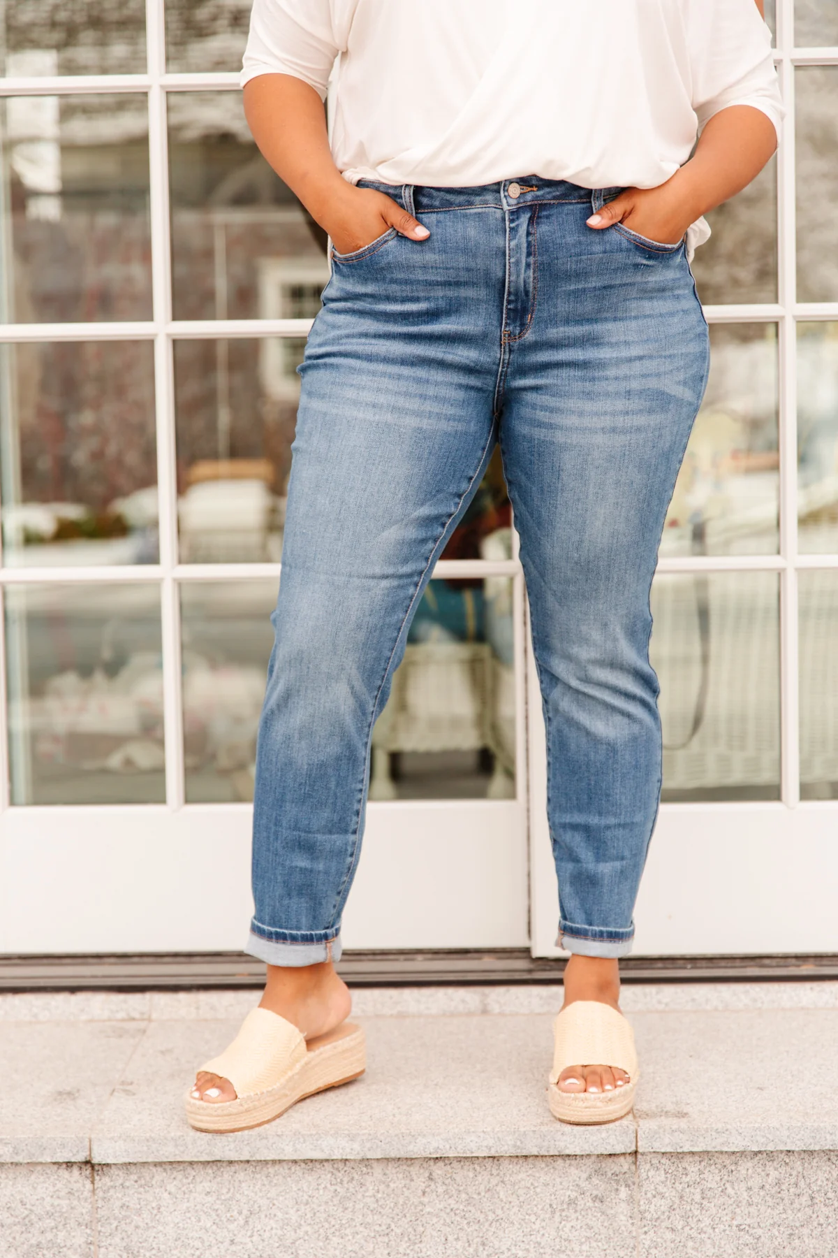 High Waist Slim Fit Jeans - 5/3/2022 - Image 5