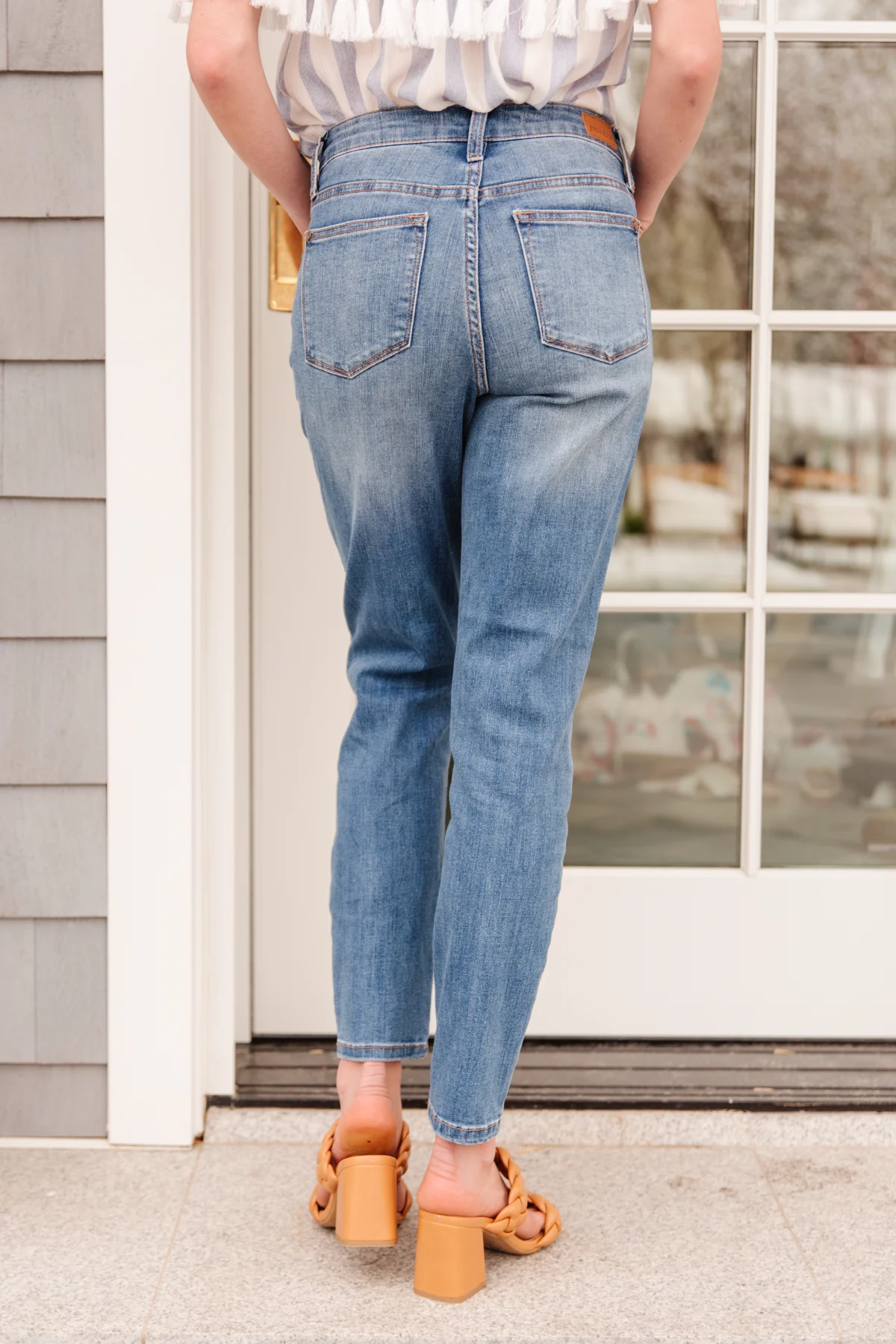 High Waist Slim Fit Jeans - 5/3/2022 - Image 6