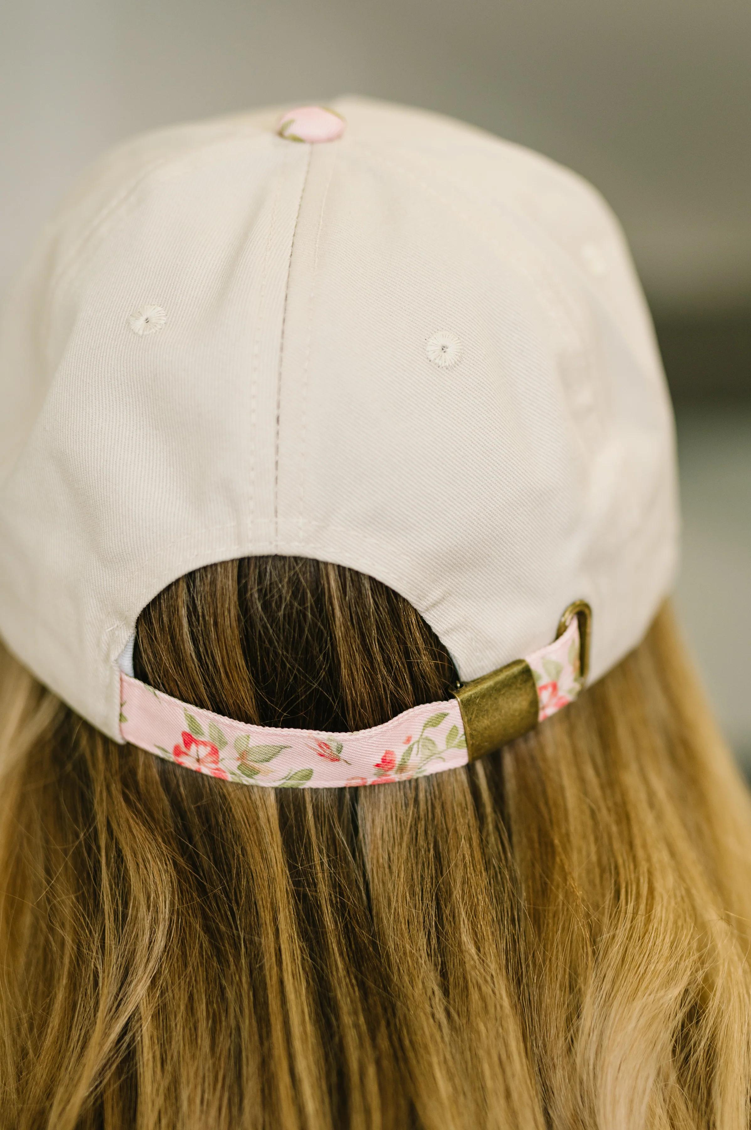 Jesus Loves You Canvas Floral Hat - 2/10/2026 - Image 3