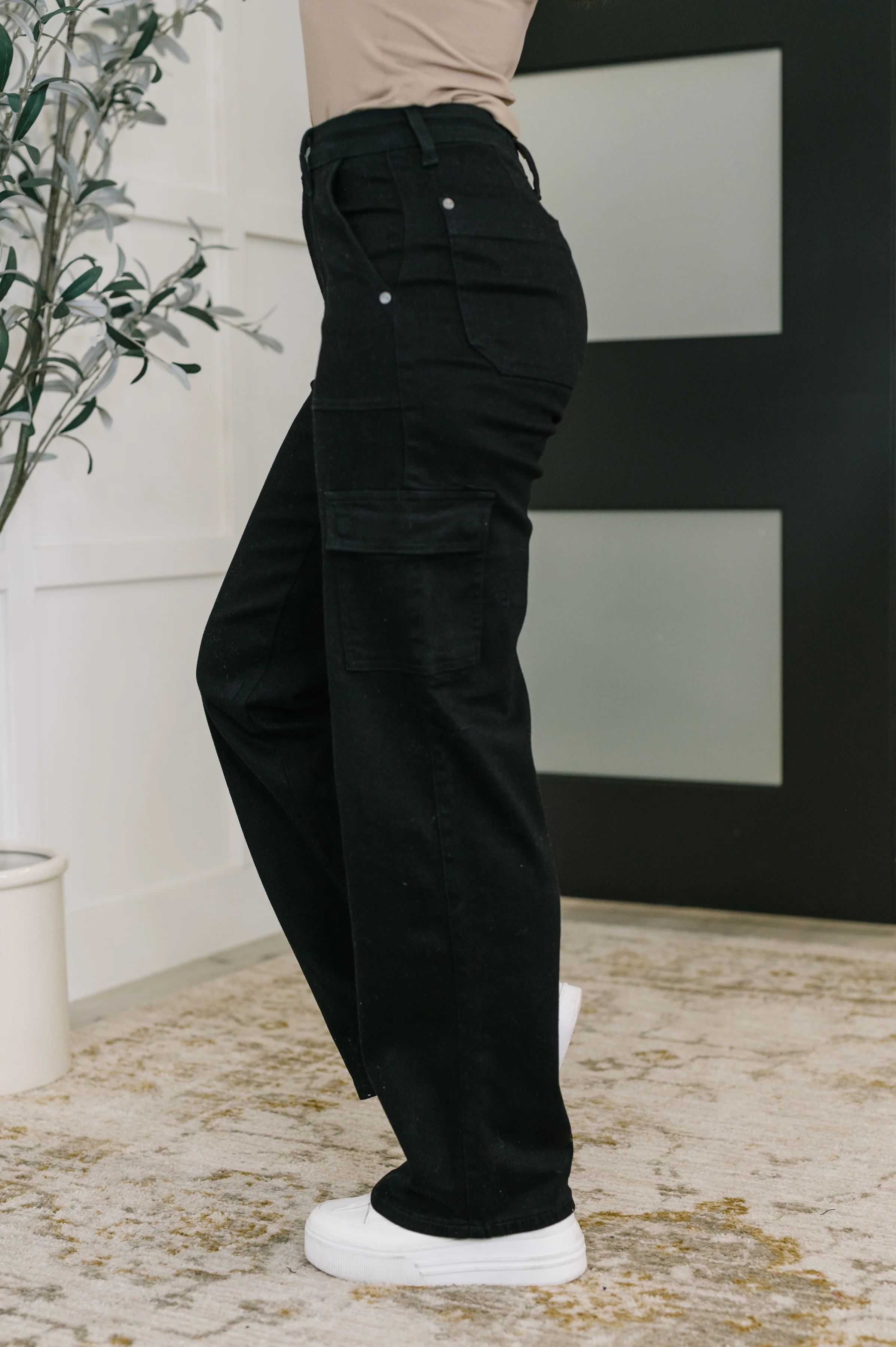 Keira High Waist Cargo Wide in Black - 10/1/2025 - Image 4