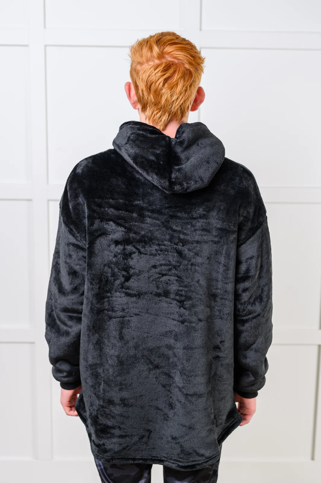 Kids Oversized Hoodie Blanket in Black - 12/6/2024 - Image 5