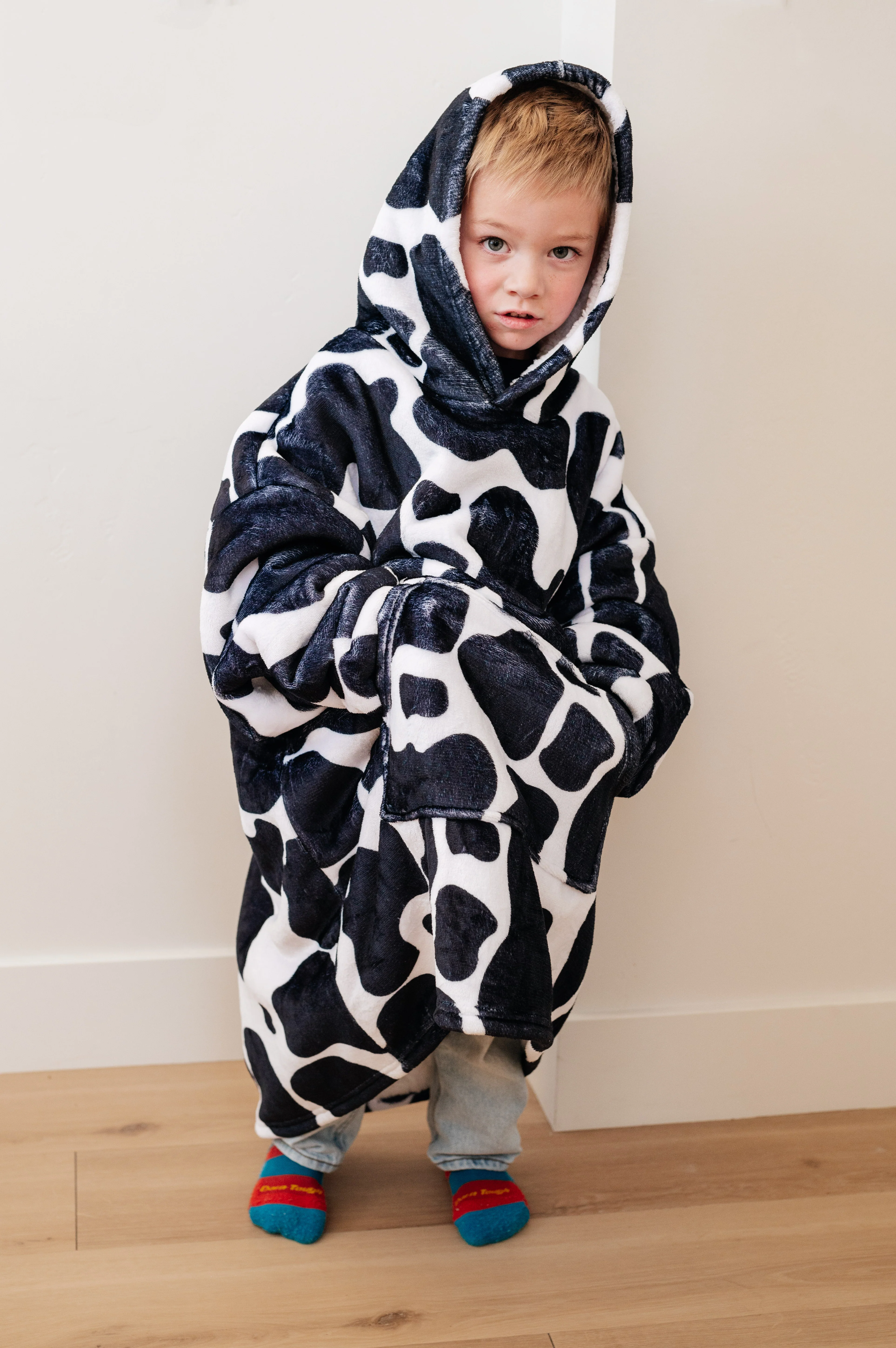 Kids Oversized Hoodie Blanket in Cow - 12/6/2024 - Image 3