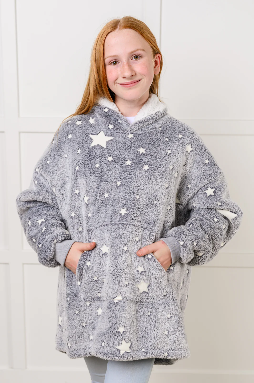 Kids Oversized Hoodie Blanket in Grey Stars - 12/6/2024 - Image 3