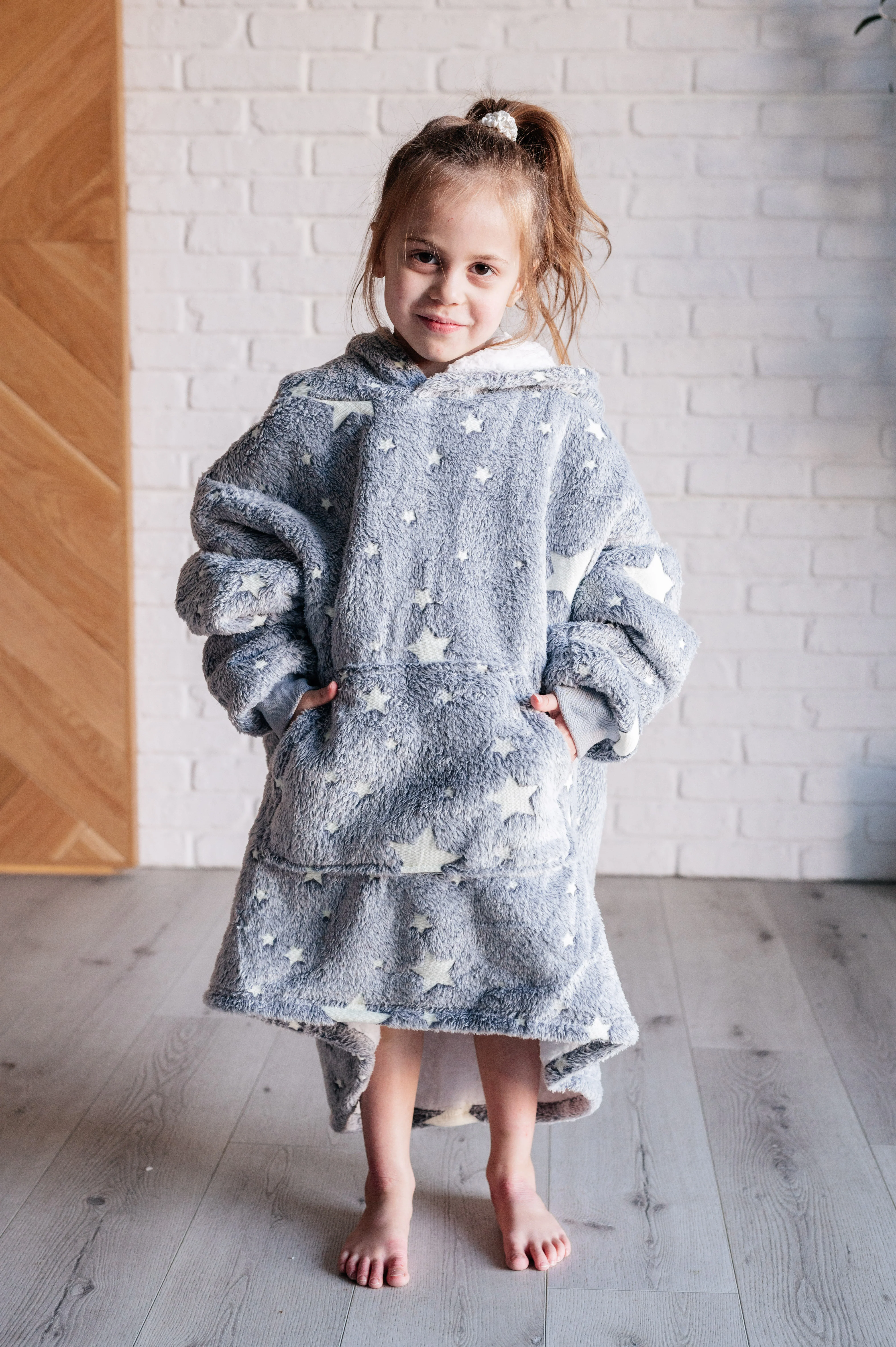 Kids Oversized Hoodie Blanket in Grey Stars - 12/6/2024 - Image 5